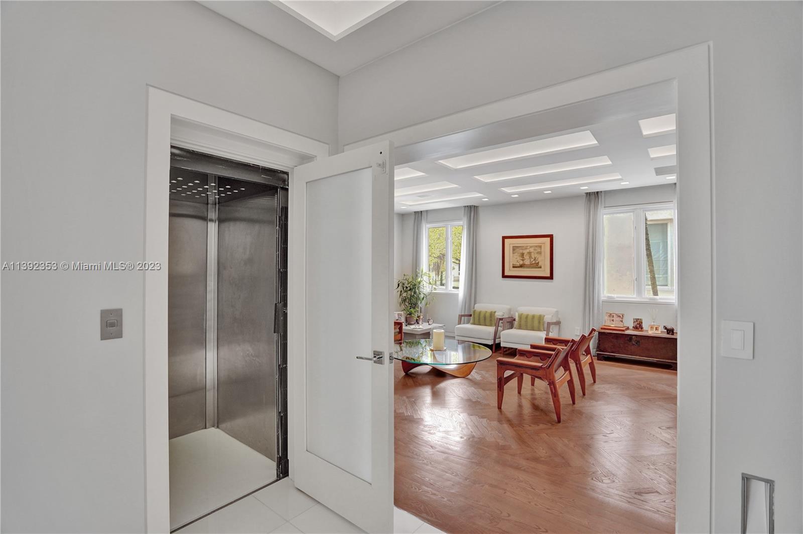 BAYSHORE VILLAS - Residential