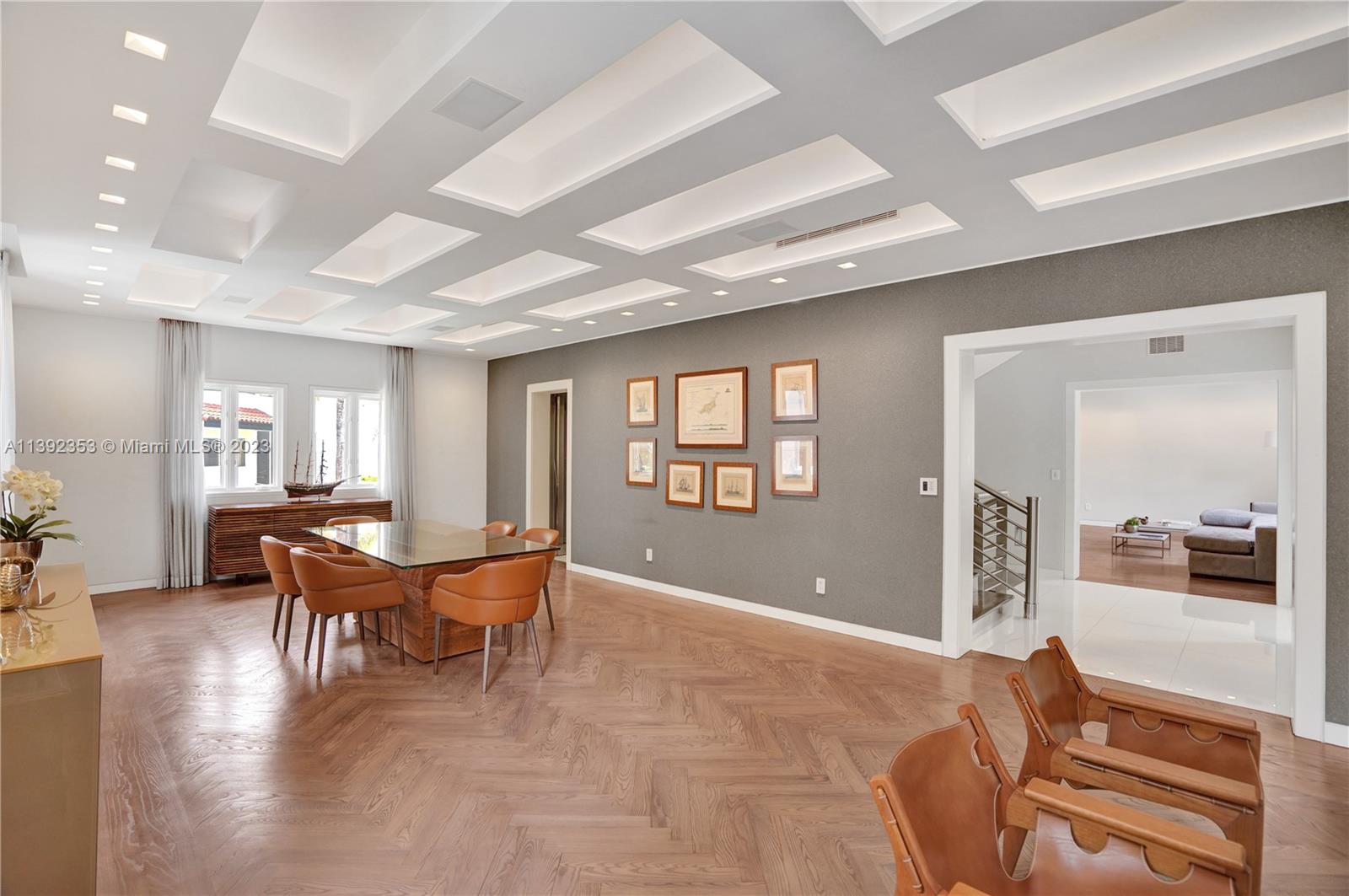 BAYSHORE VILLAS - Residential