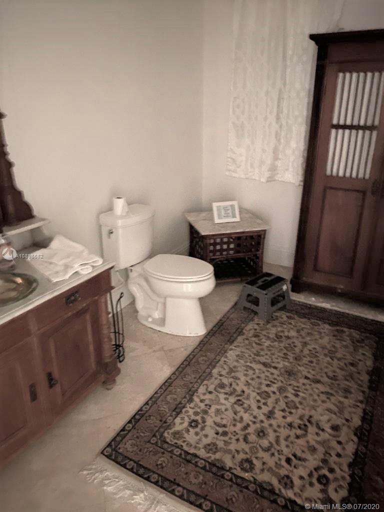 GOLDEN BEACH SEC E - Residential