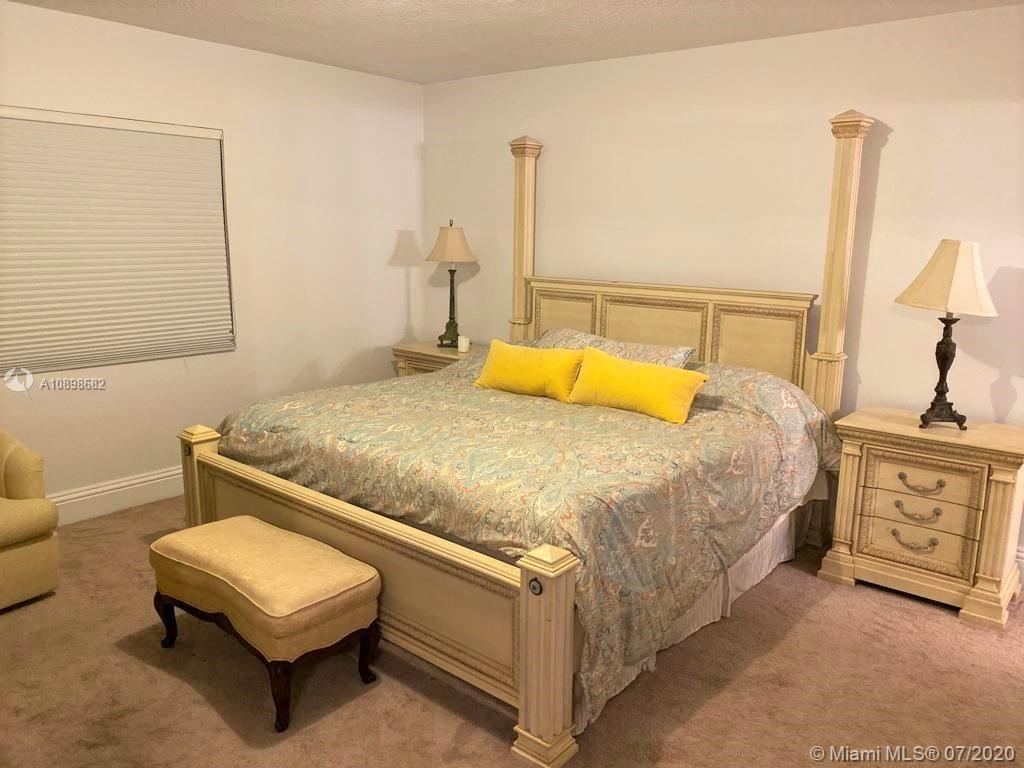 GOLDEN BEACH SEC E - Residential