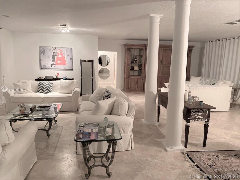 GOLDEN BEACH SEC E - Residential