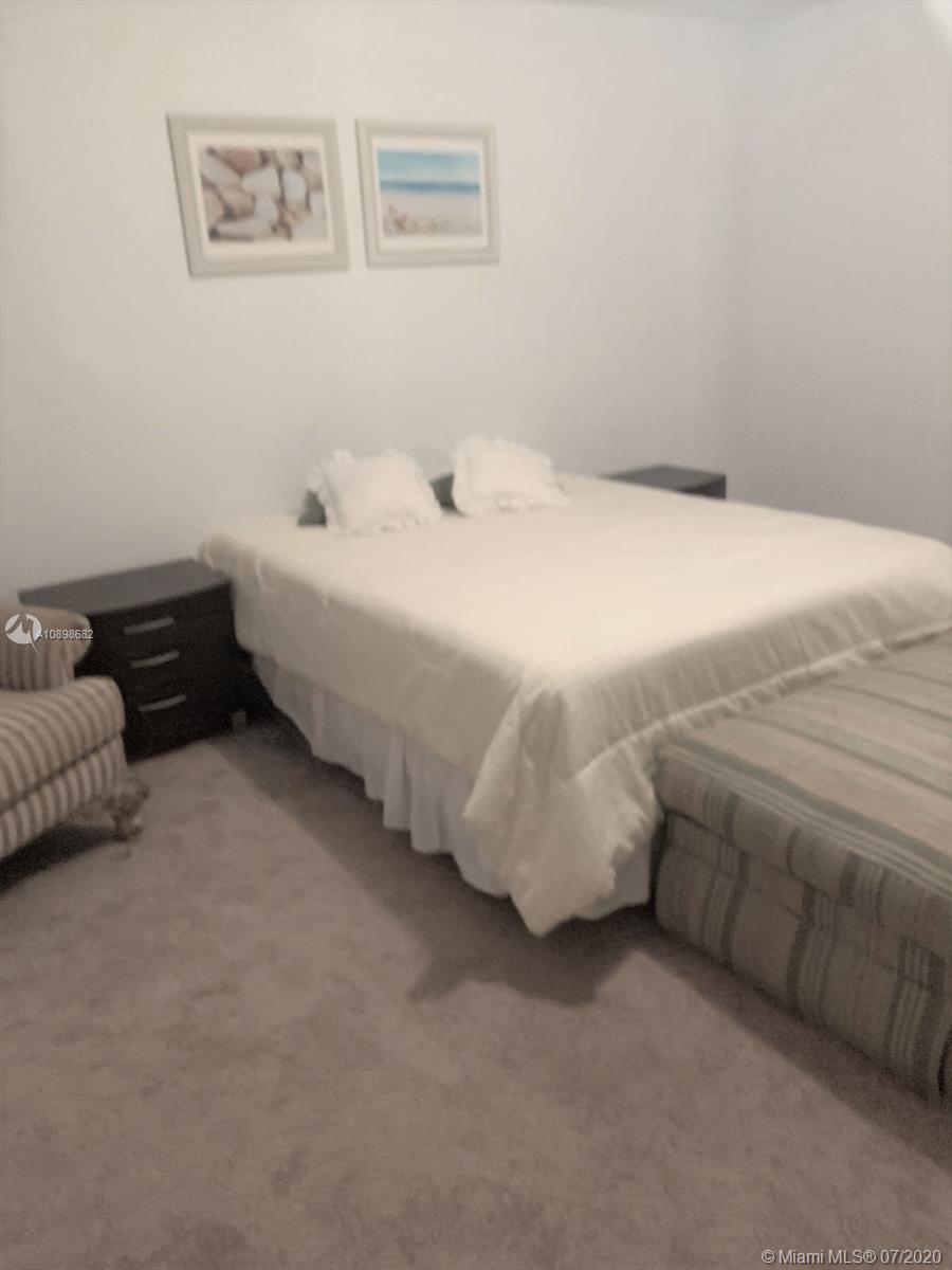 GOLDEN BEACH SEC E - Residential