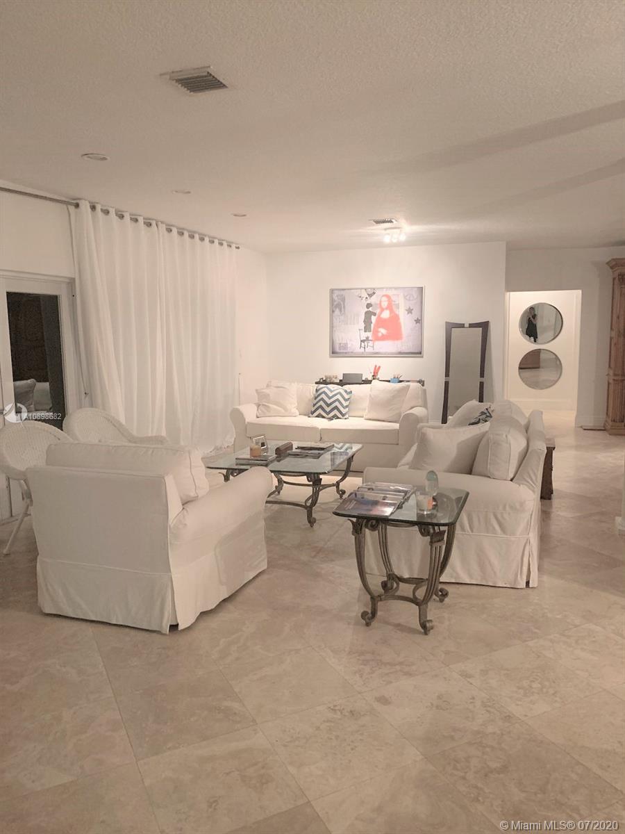 GOLDEN BEACH SEC E - Residential