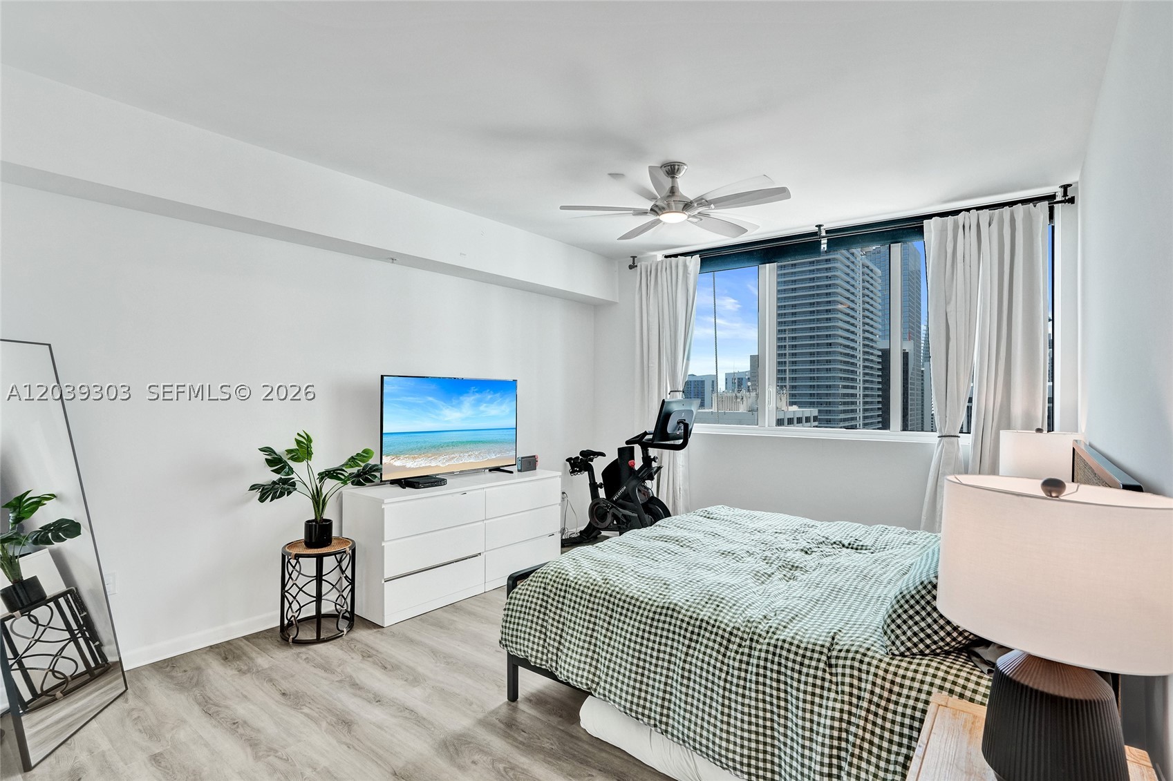VIZCAYNE NORTH CONDO - Residential