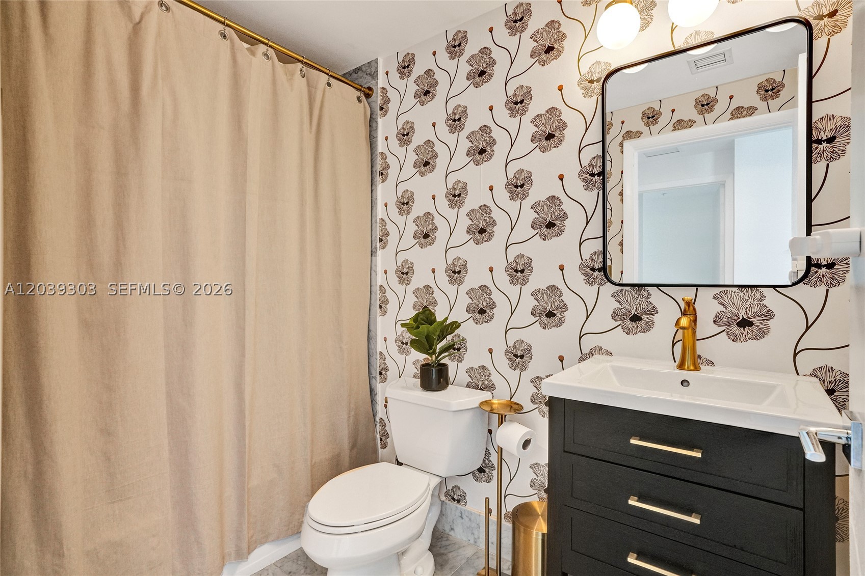 VIZCAYNE NORTH CONDO - Residential