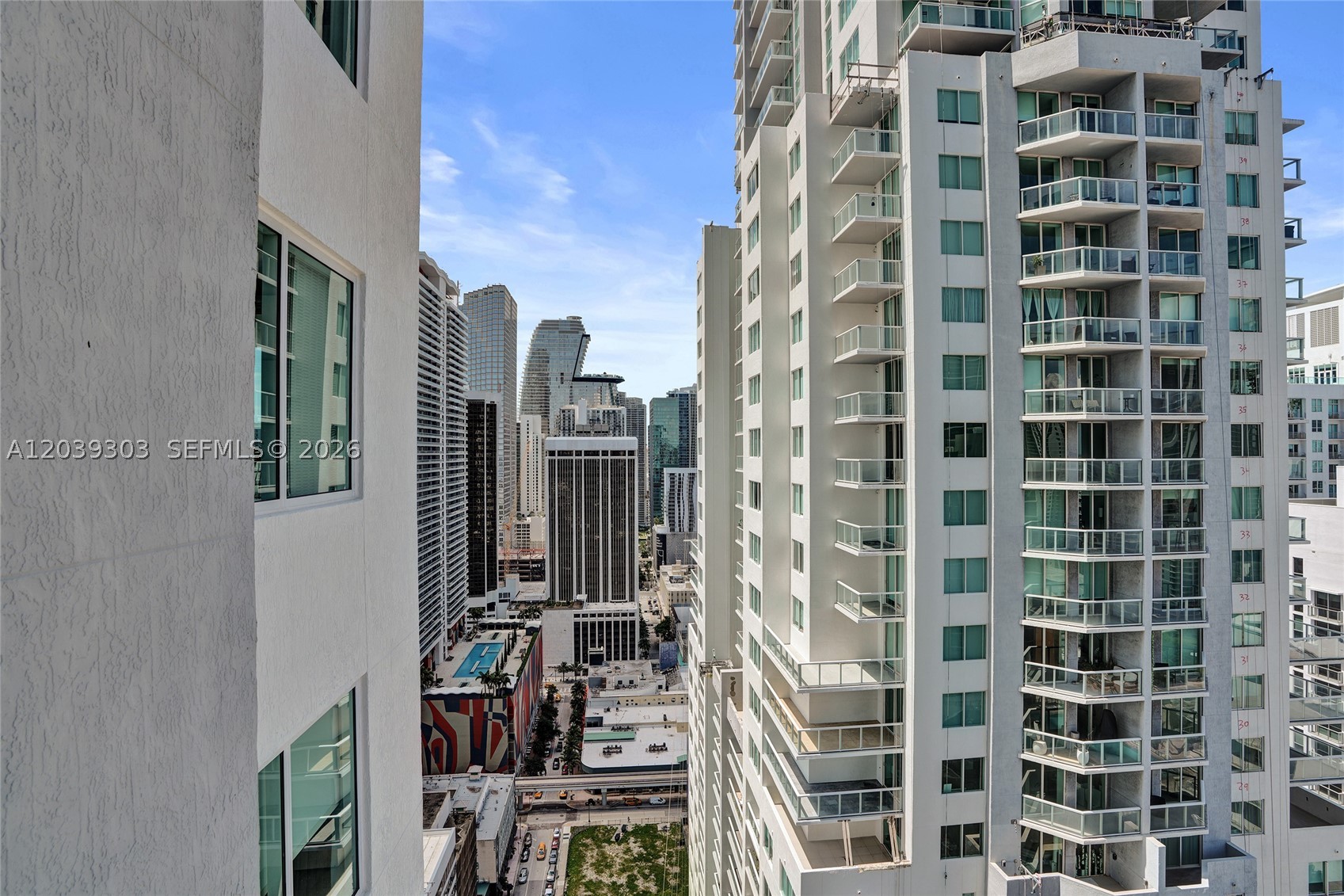 VIZCAYNE NORTH CONDO - Residential