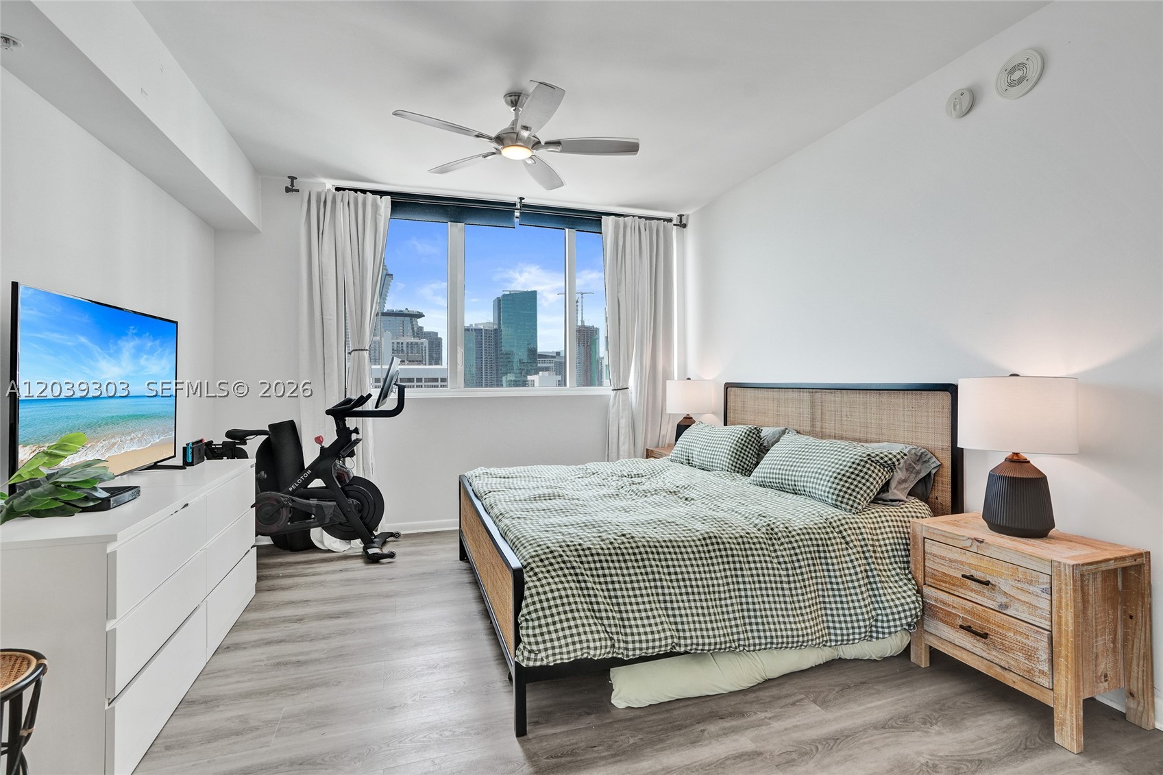 VIZCAYNE NORTH CONDO - Residential
