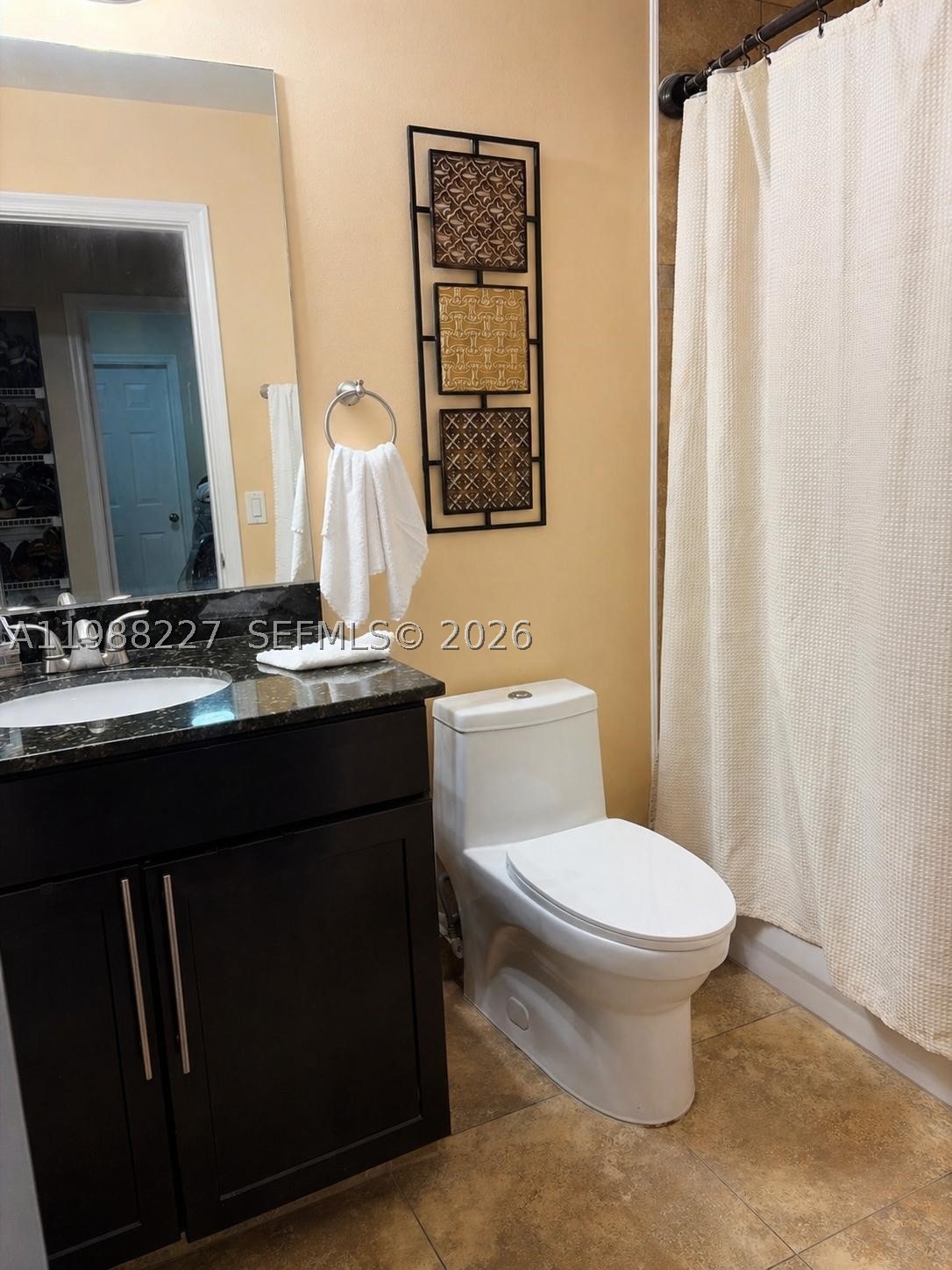 CRYSTAL POINTE - Residential