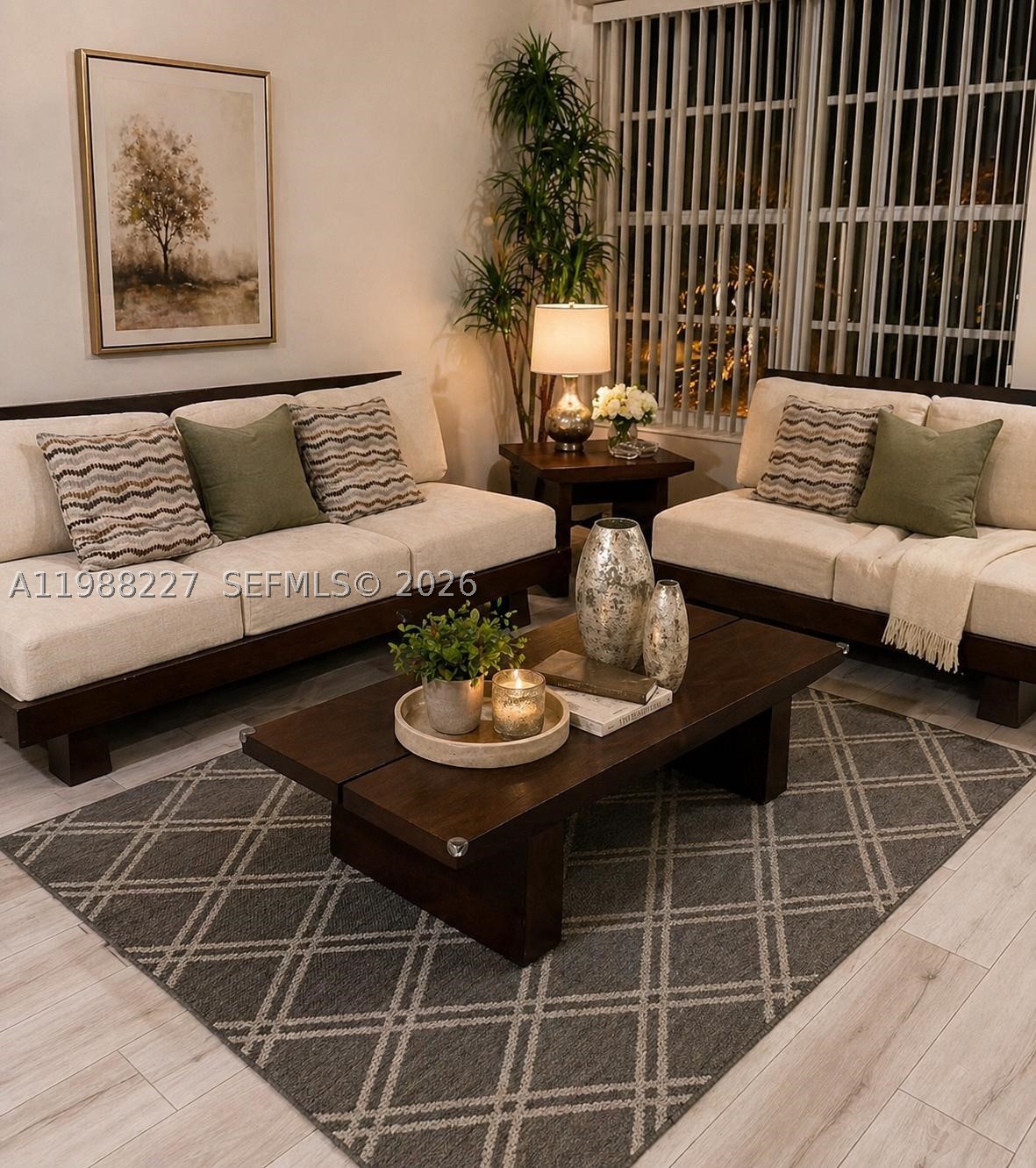 CRYSTAL POINTE - Residential