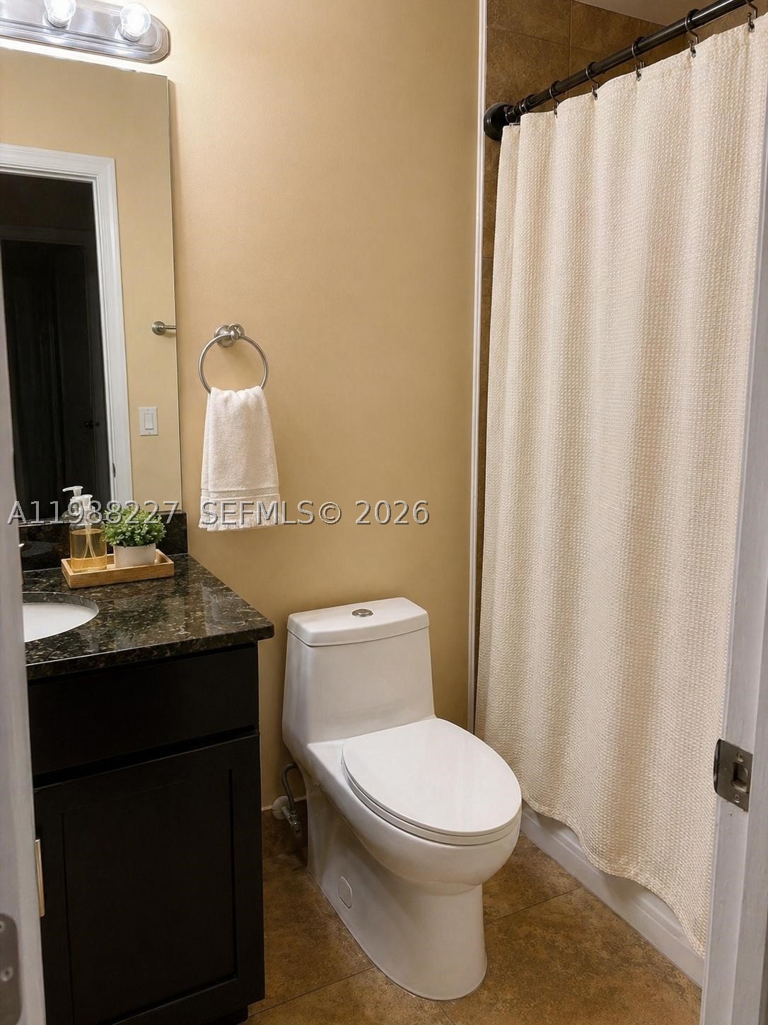 CRYSTAL POINTE - Residential