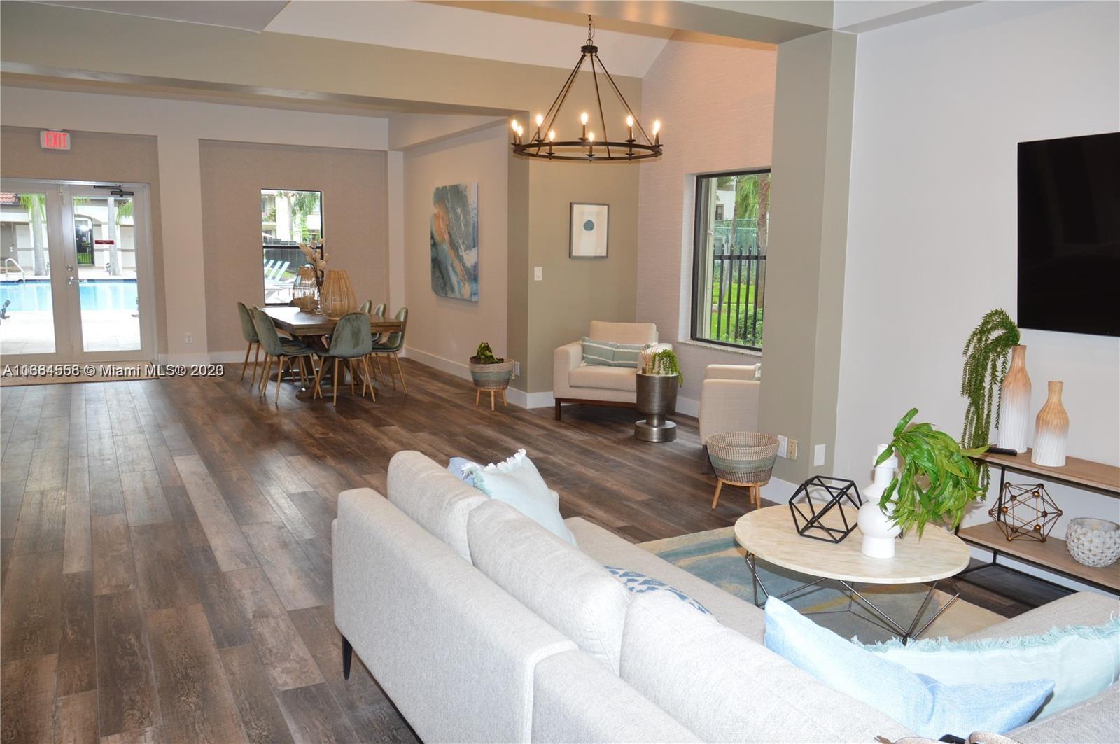 HOLLYWOOD PARC CONDOMINIU - Residential Lease