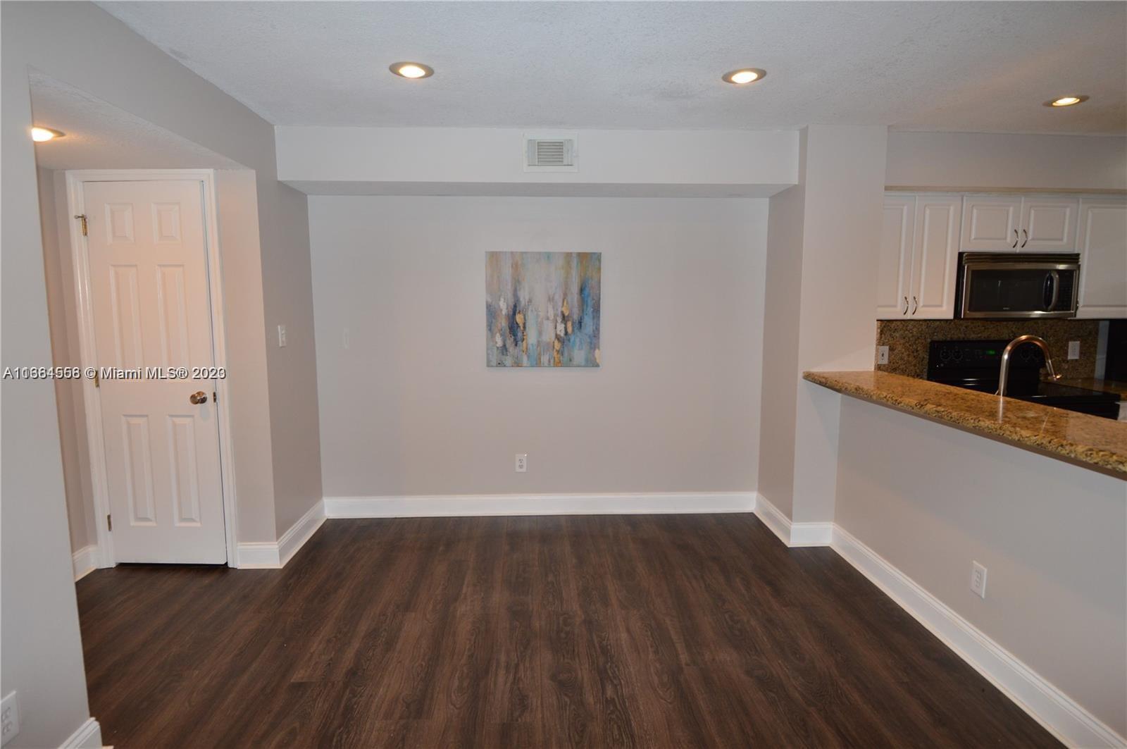 HOLLYWOOD PARC CONDOMINIU - Residential Lease