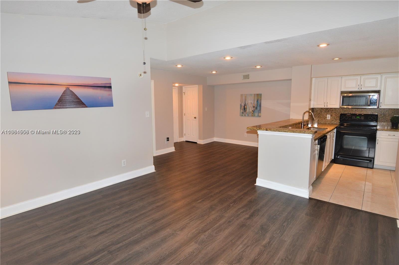 HOLLYWOOD PARC CONDOMINIU - Residential Lease
