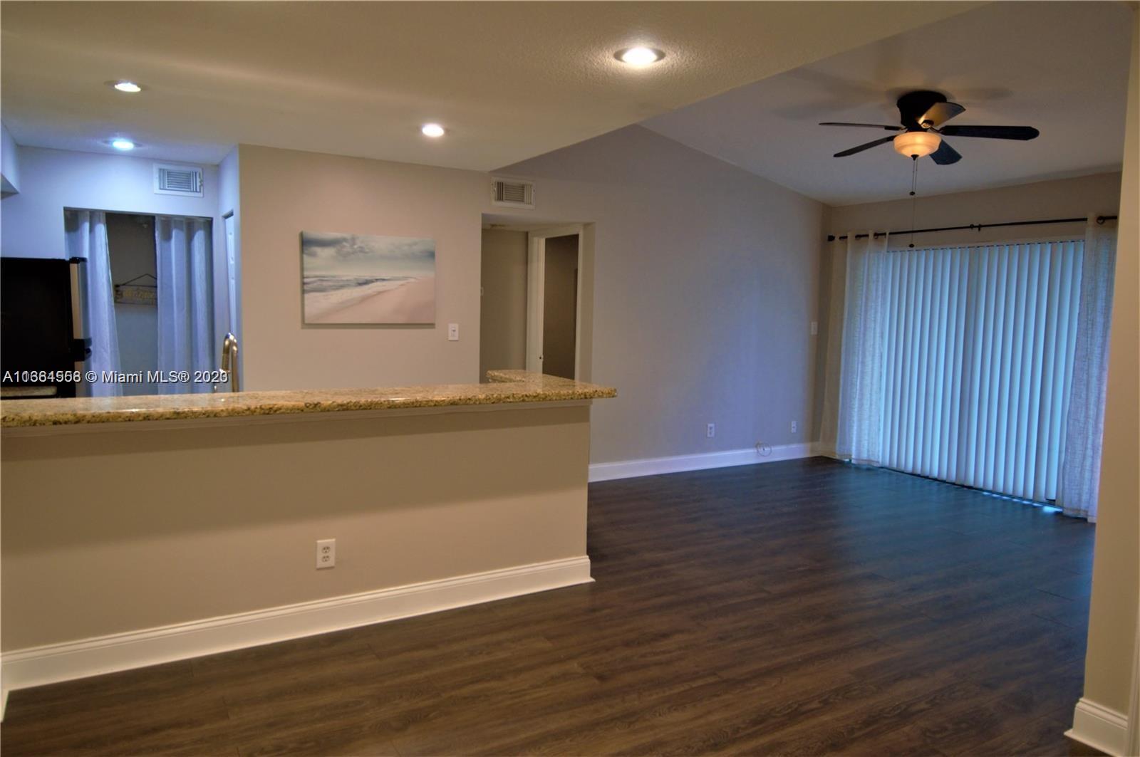 HOLLYWOOD PARC CONDOMINIU - Residential Lease
