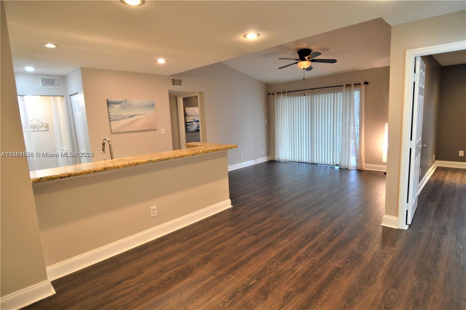 HOLLYWOOD PARC CONDOMINIU - Residential Lease