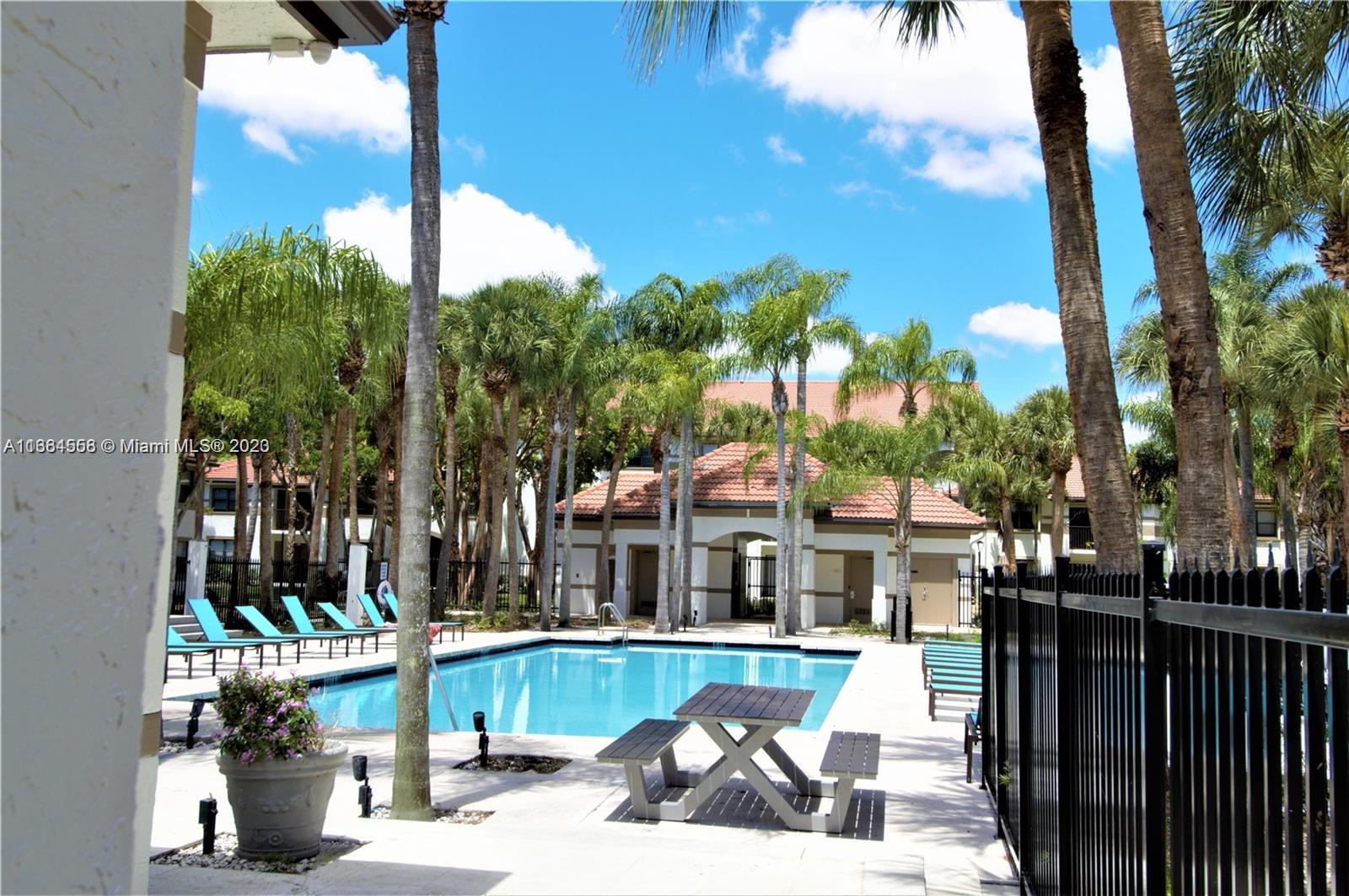 HOLLYWOOD PARC CONDOMINIU - Residential Lease