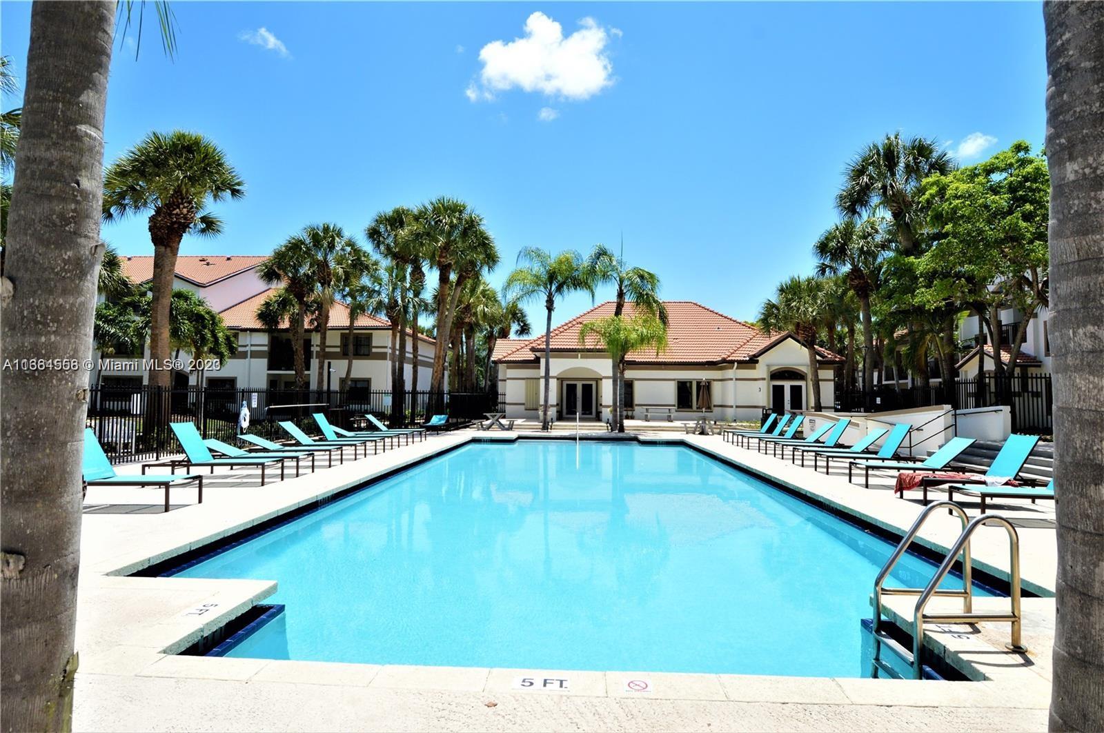 HOLLYWOOD PARC CONDOMINIU - Residential Lease