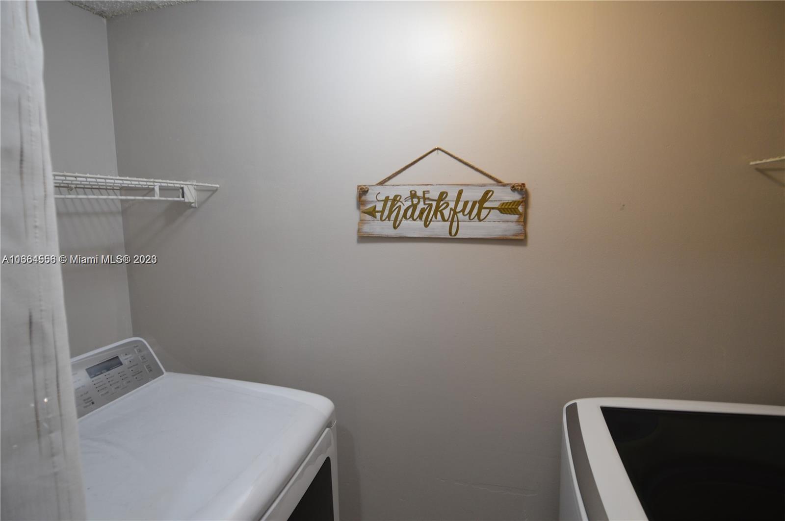 HOLLYWOOD PARC CONDOMINIU - Residential Lease