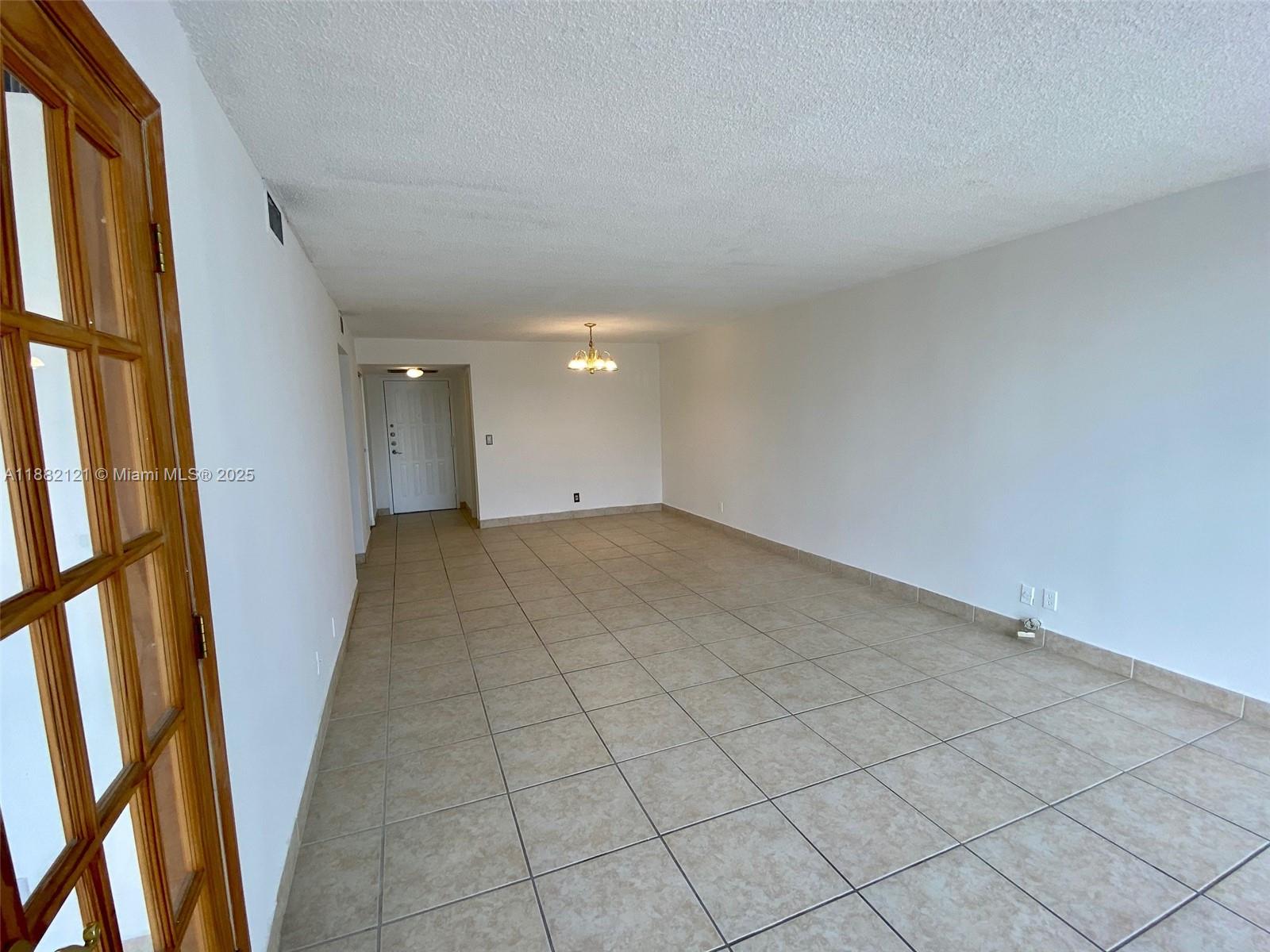 200 LESLIE CONDO - Residential