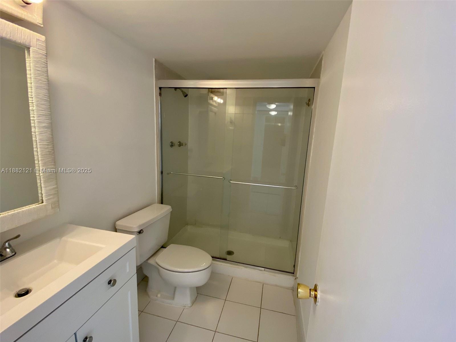 200 LESLIE CONDO - Residential