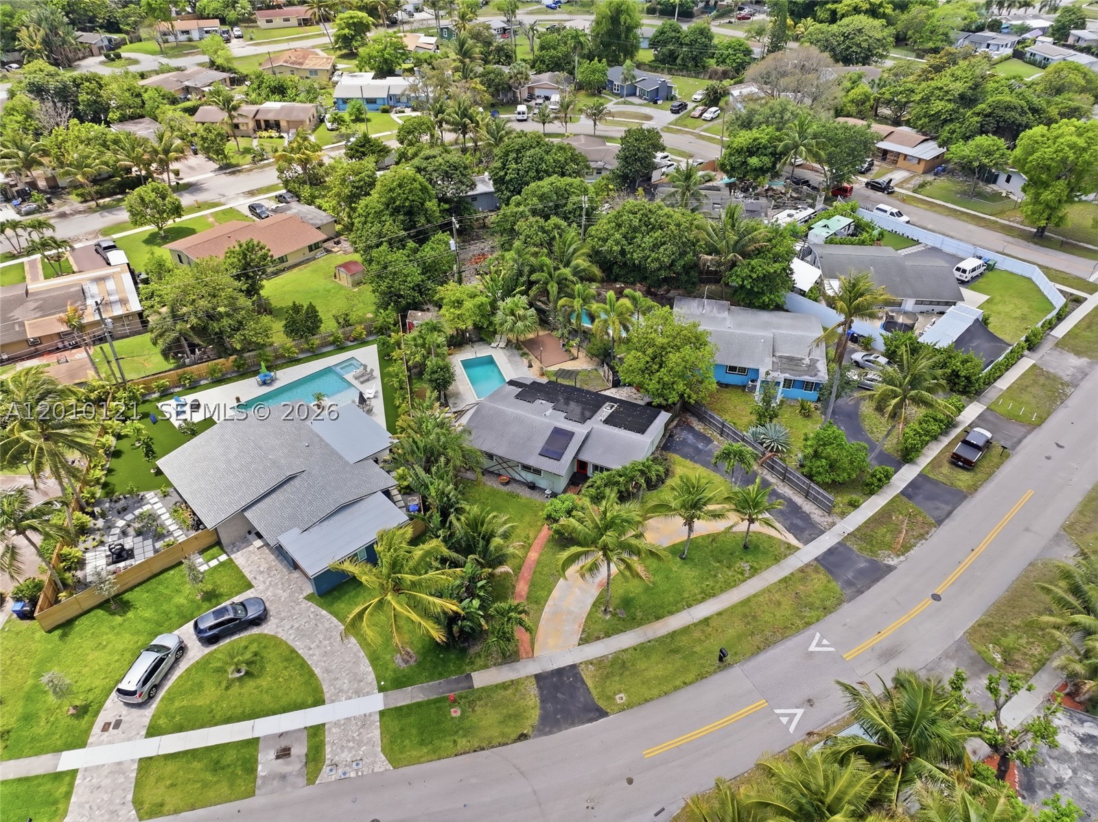 LAUDERDALE VILLAS - Residential