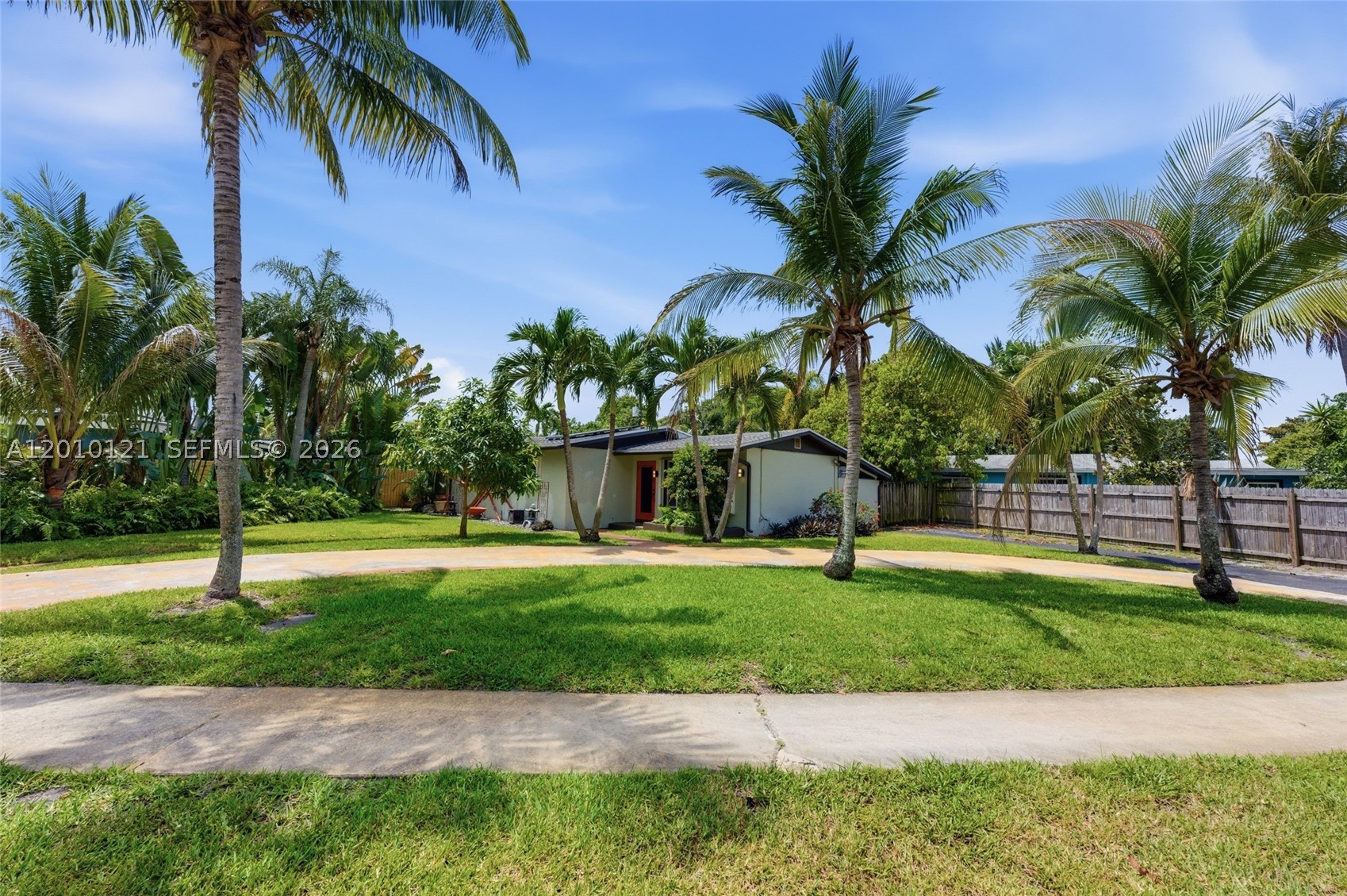 LAUDERDALE VILLAS - Residential