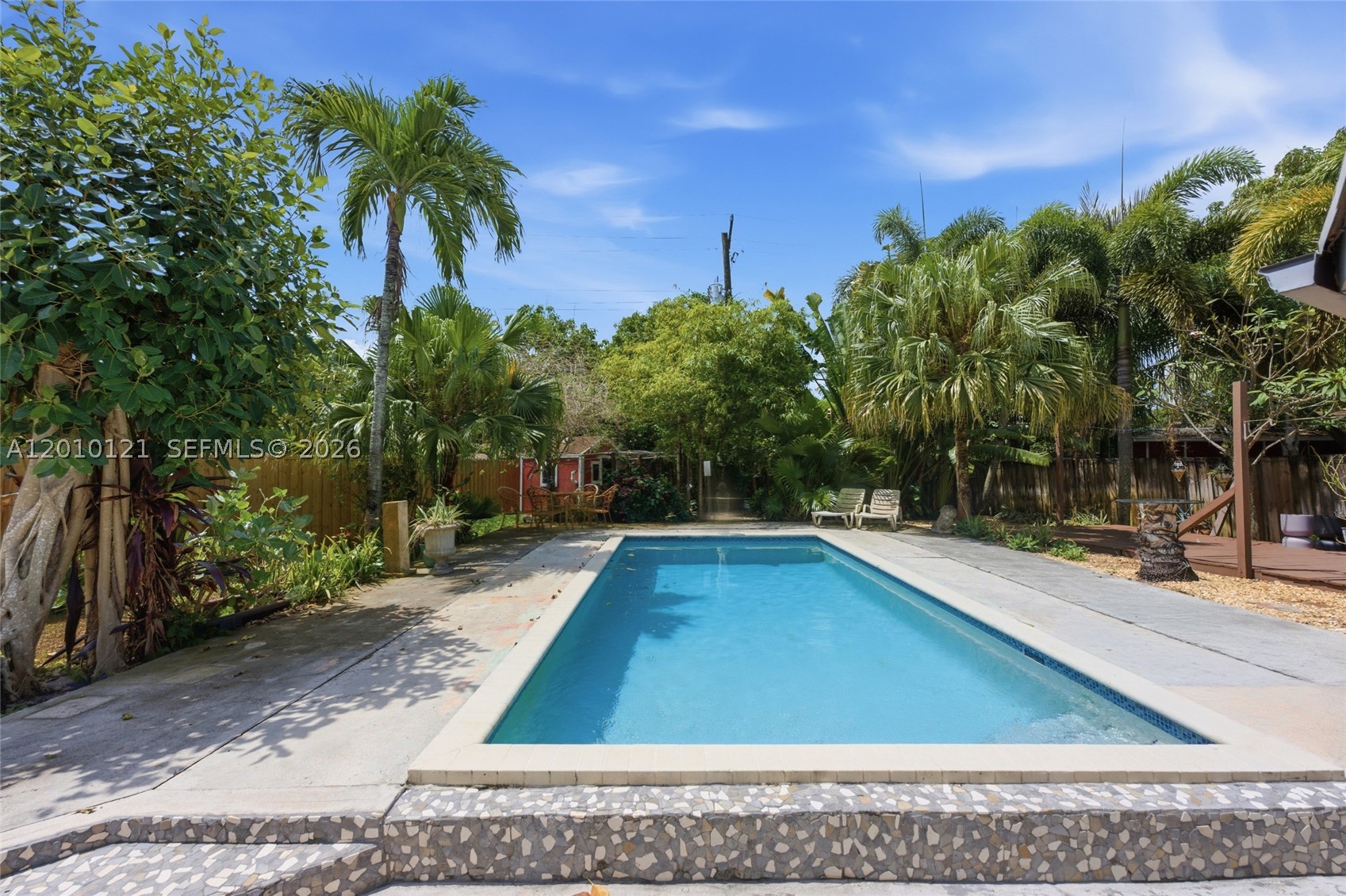 LAUDERDALE VILLAS - Residential