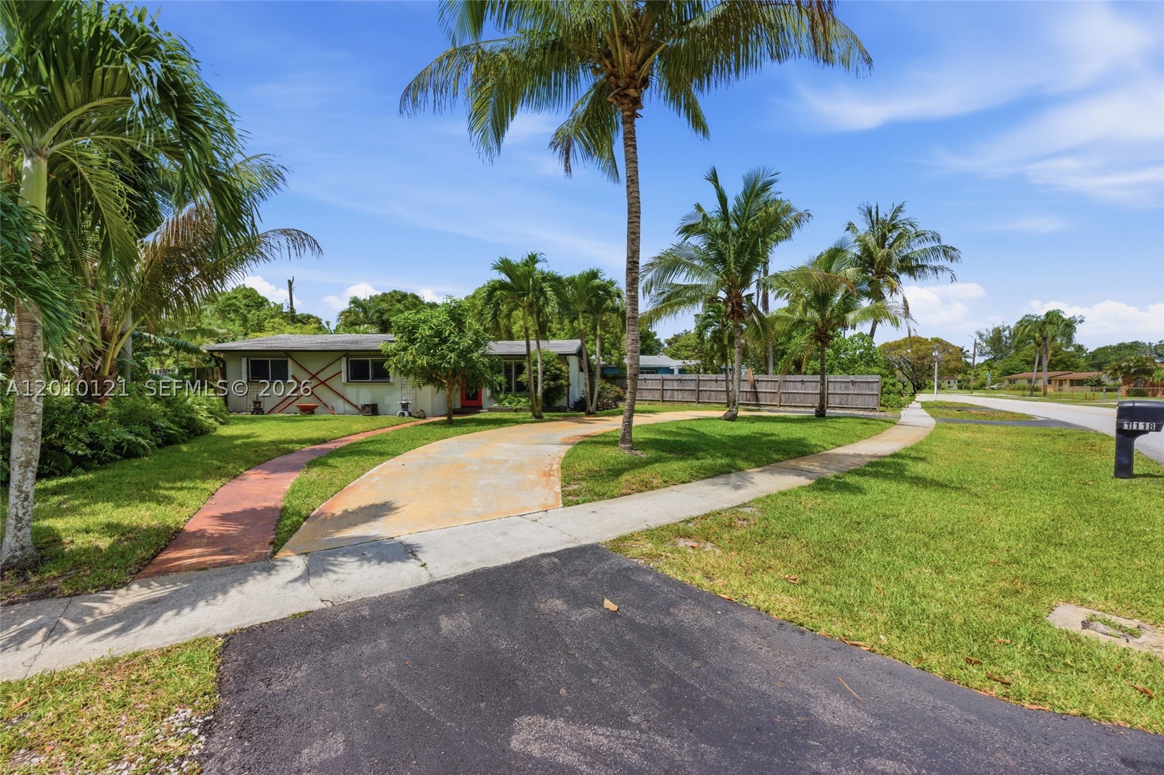 LAUDERDALE VILLAS - Residential