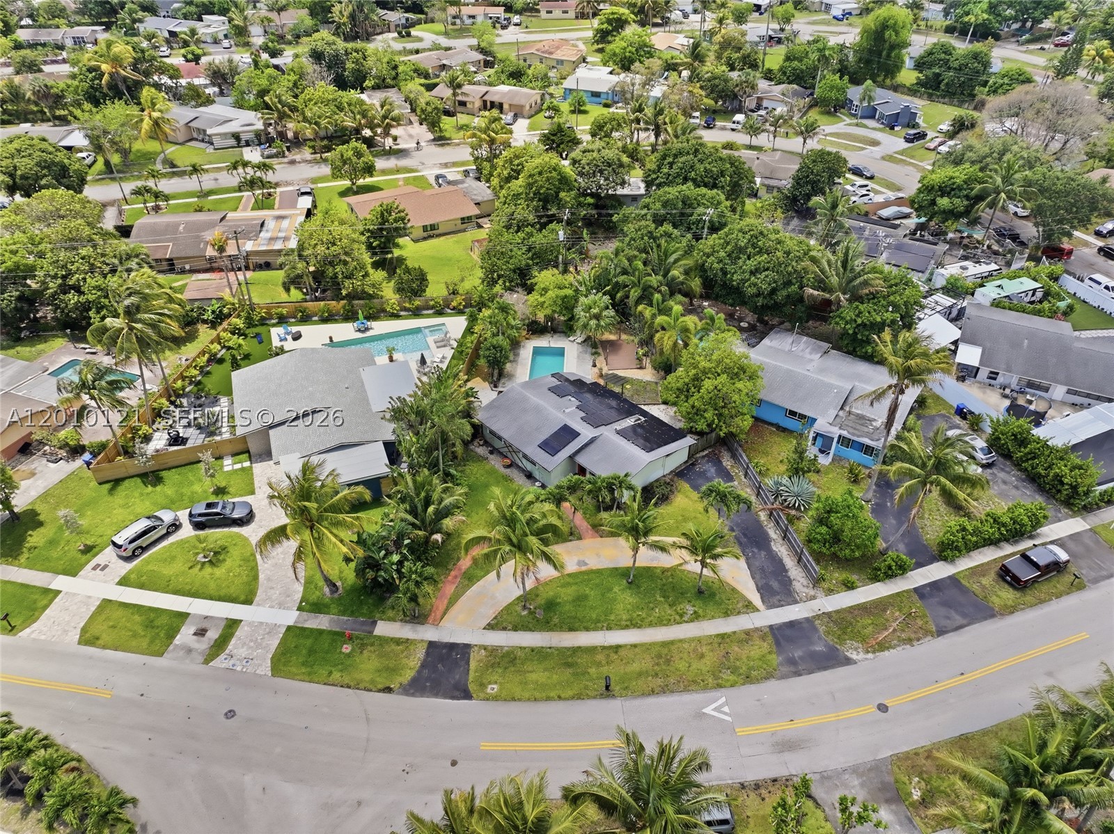 LAUDERDALE VILLAS - Residential