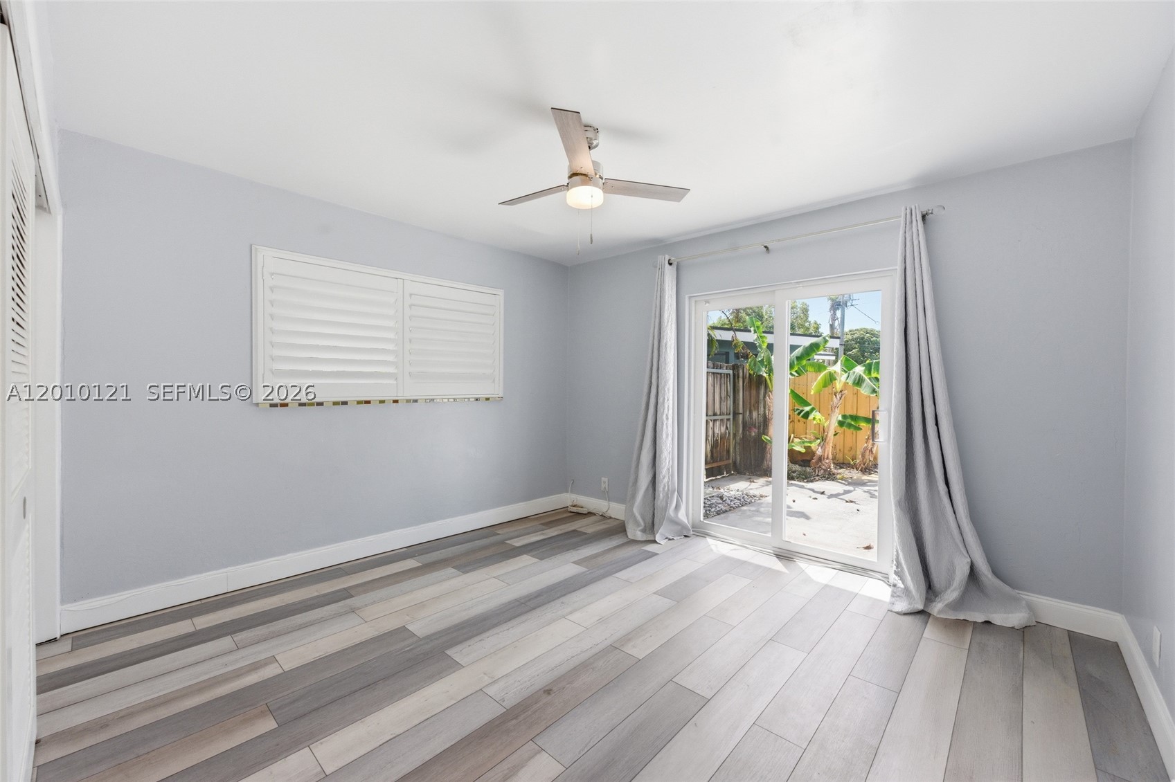 LAUDERDALE VILLAS - Residential