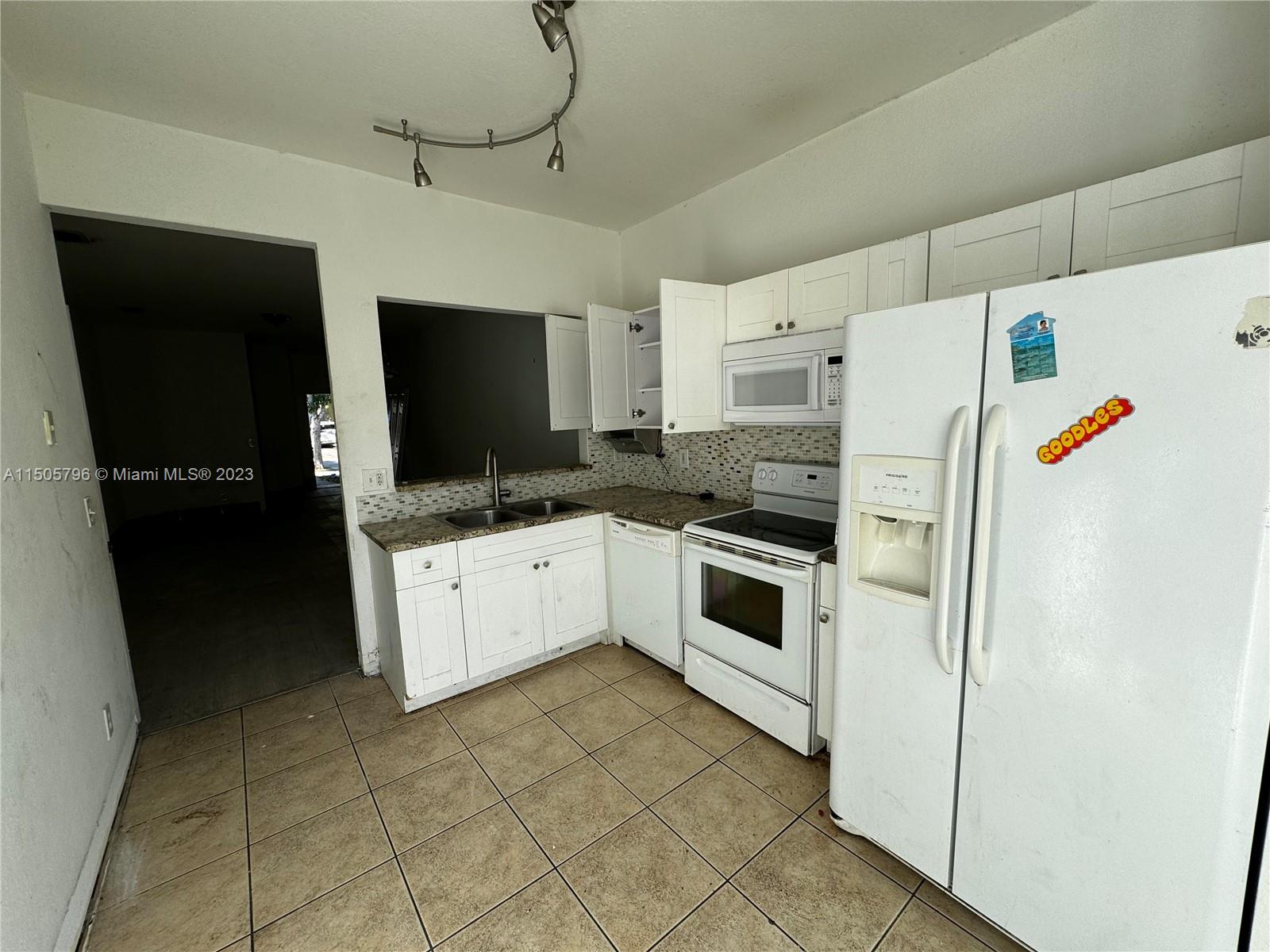 MOWRY VILLAS - Residential