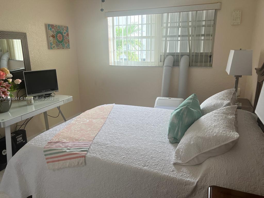 2ND ADDN TO PALM SPRINGS - Residential