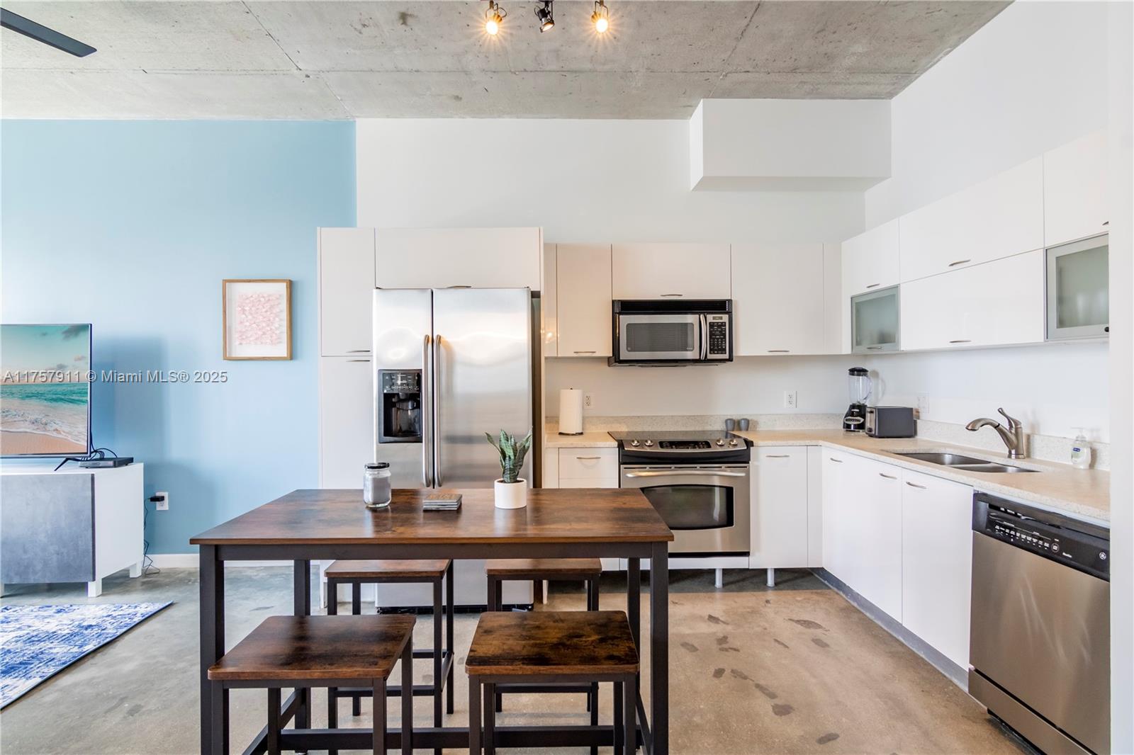 THE LOFT DOWNTOWN II COND - Residential