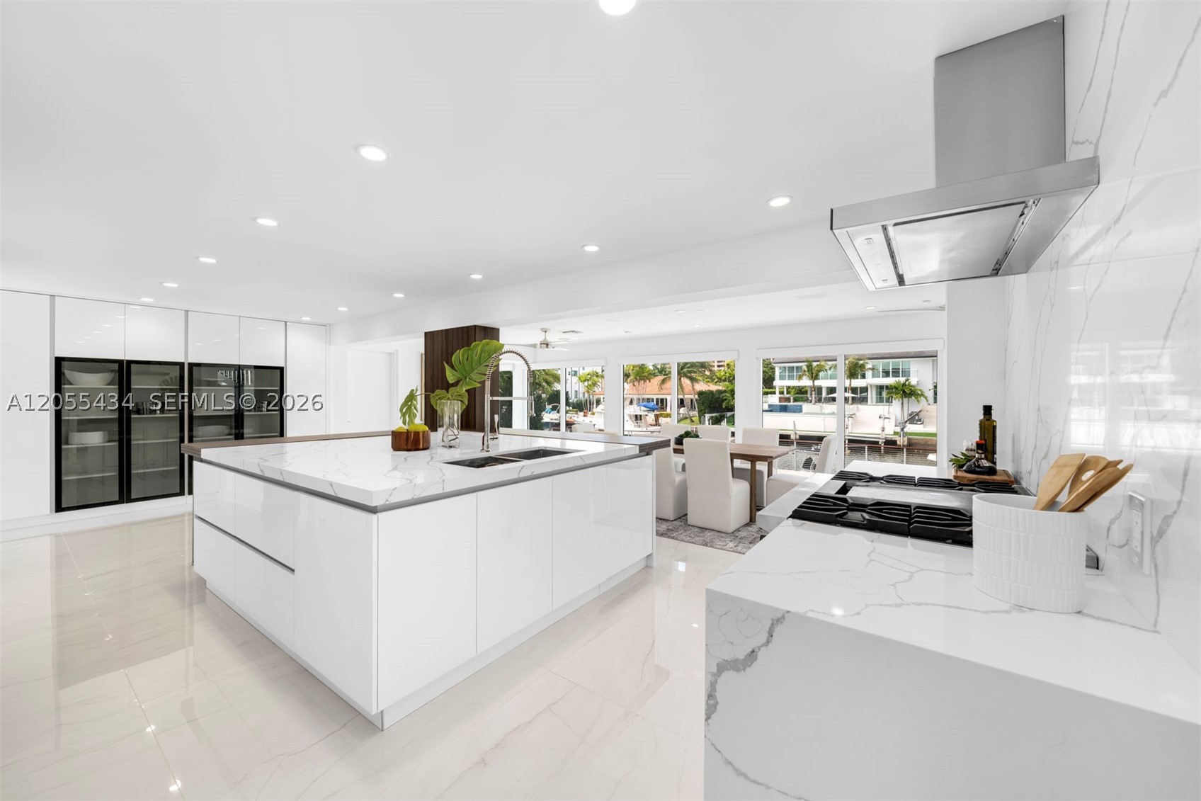 SUNRISE HARBOUR REV PL - Residential