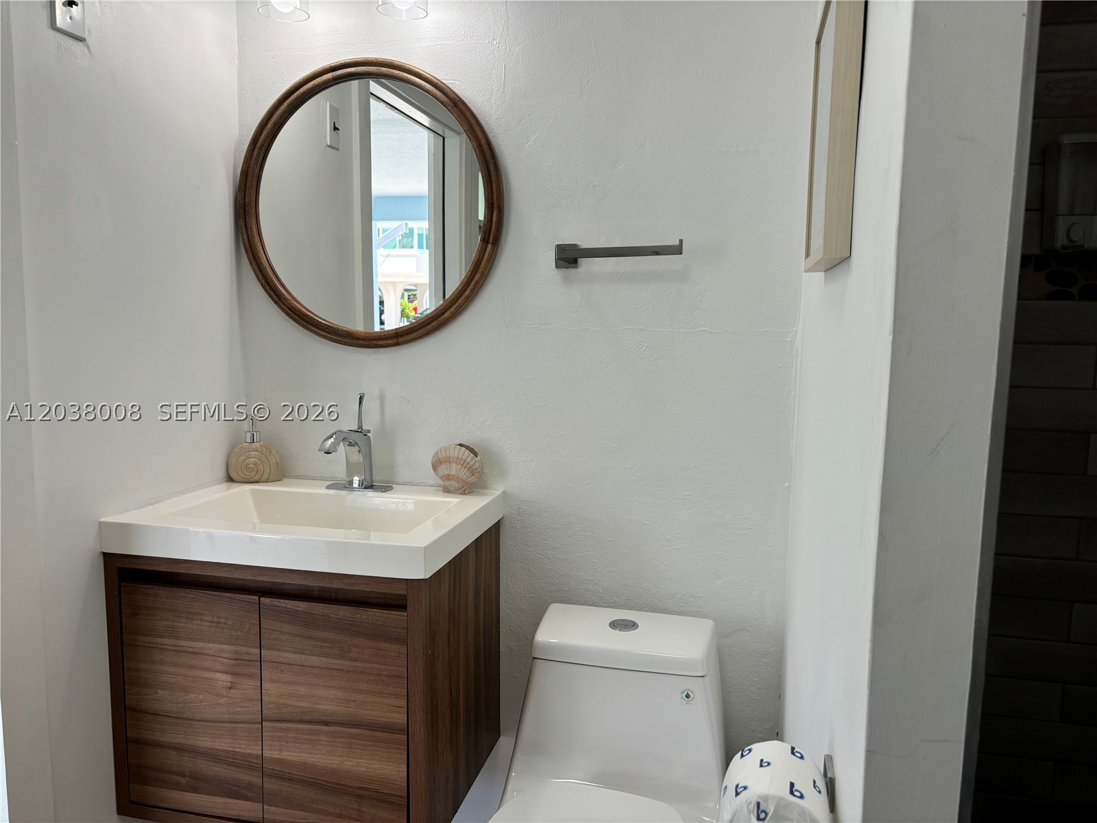 SEAAIR ESTATES - Residential Lease