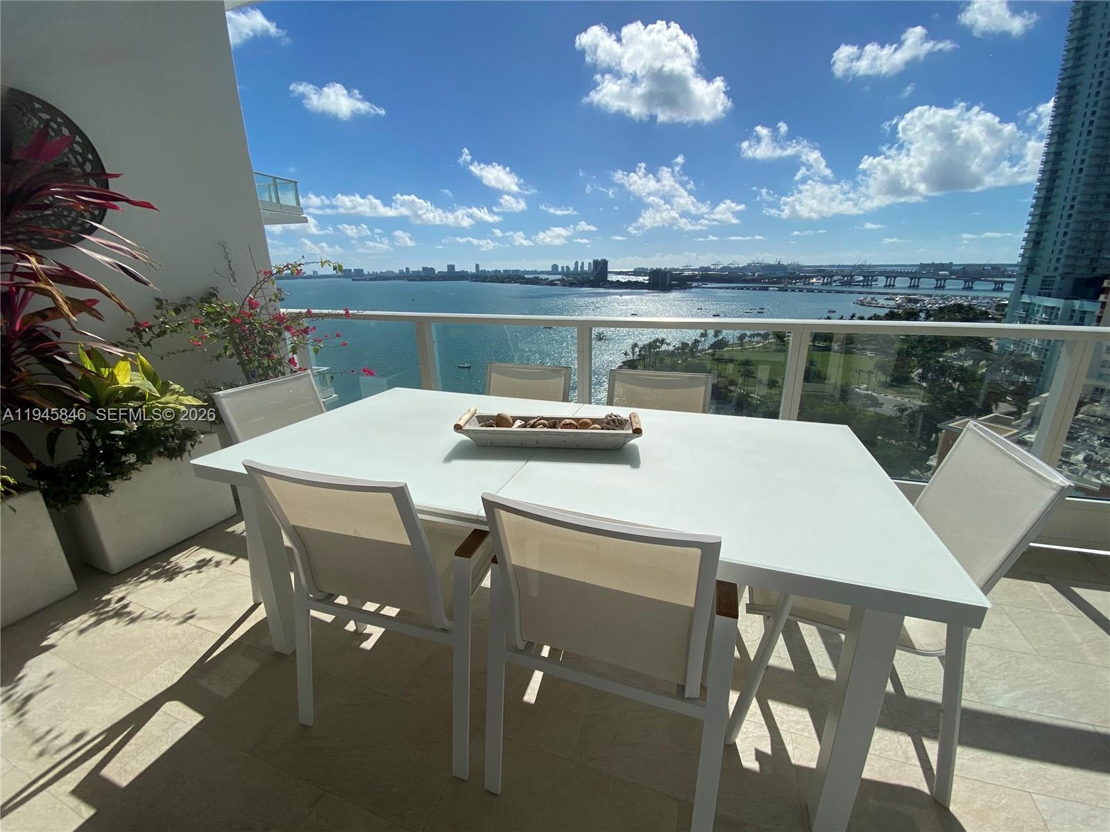 PARAMOUNT BAY CONDO - Residential