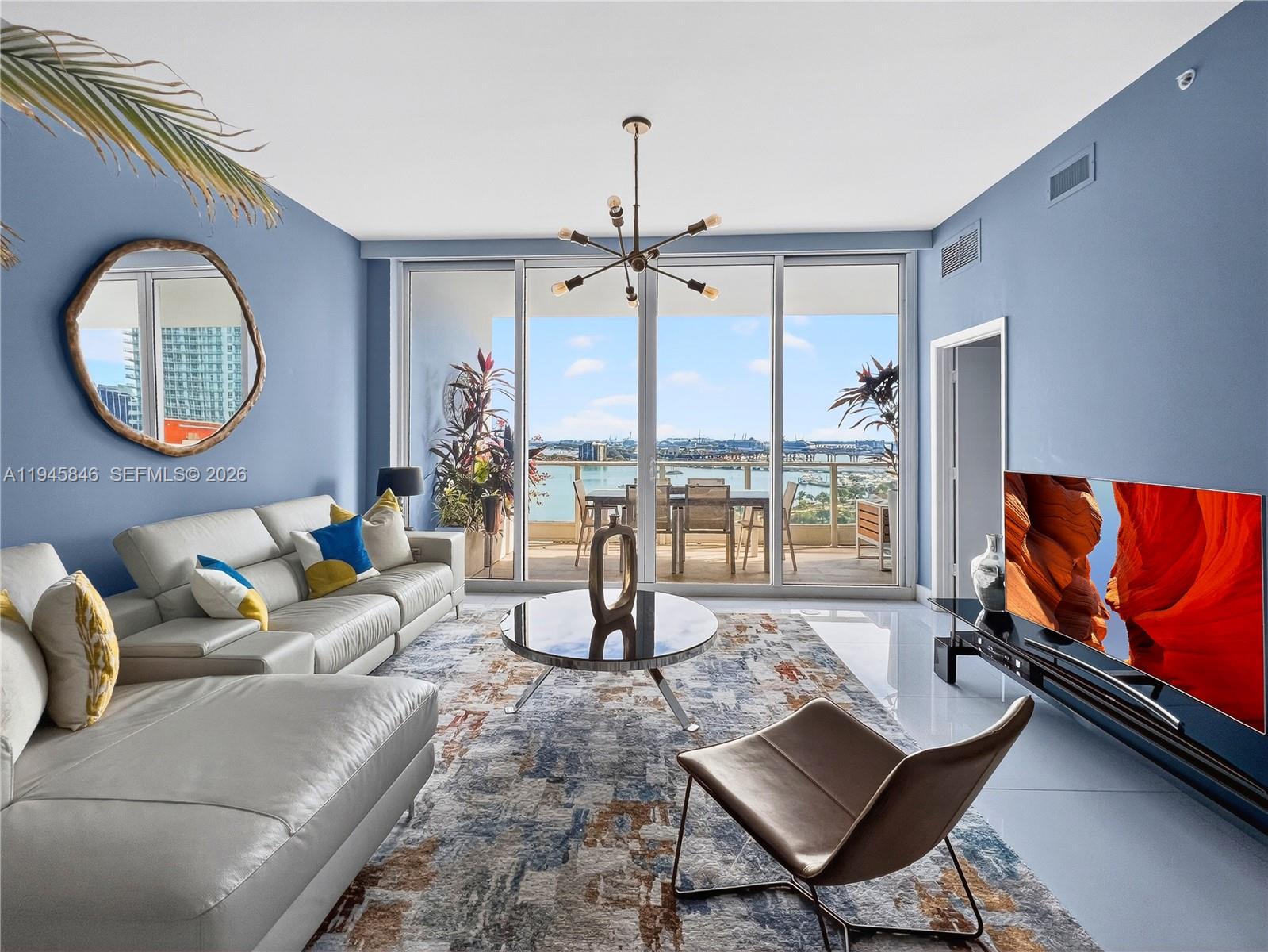 PARAMOUNT BAY CONDO - Residential