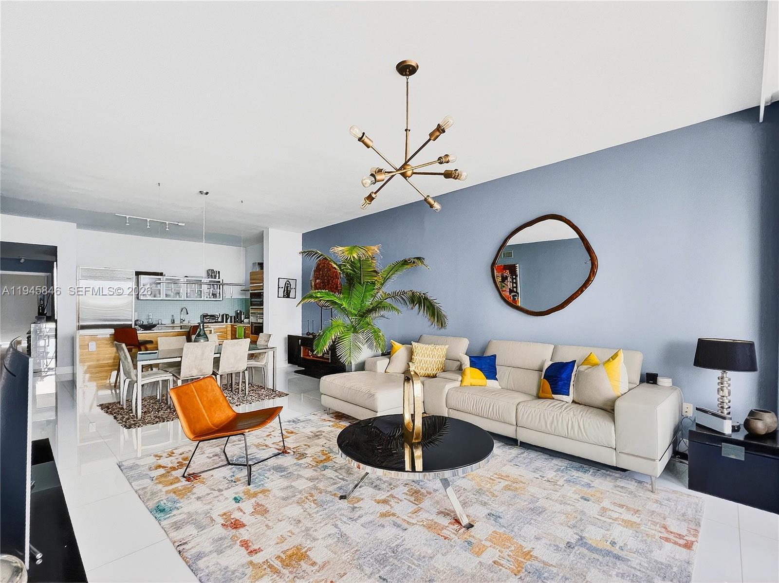 PARAMOUNT BAY CONDO - Residential