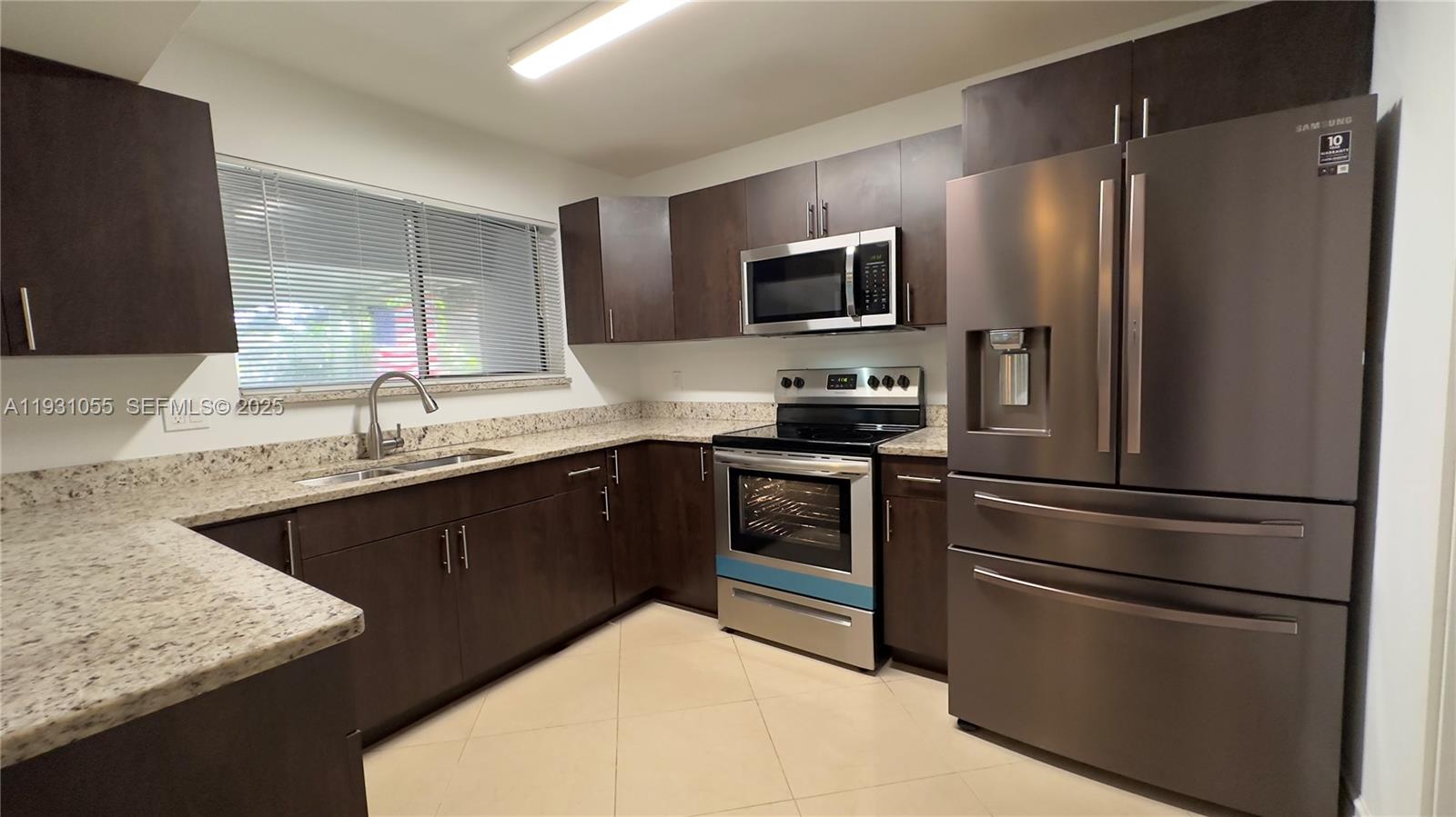 FOREST CONDO - Residential