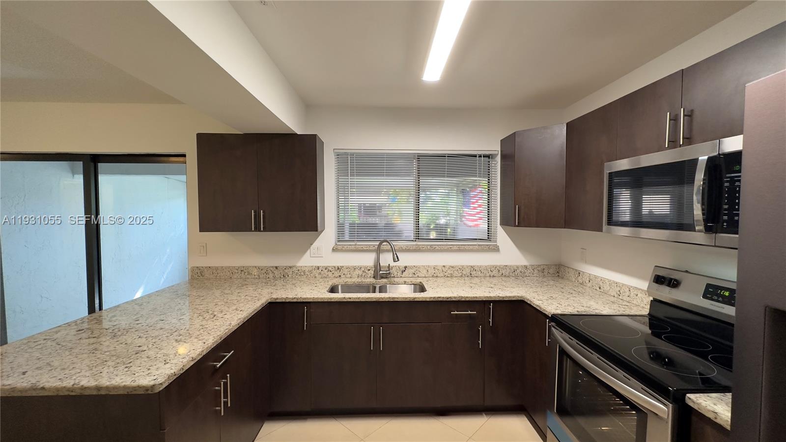 FOREST CONDO - Residential