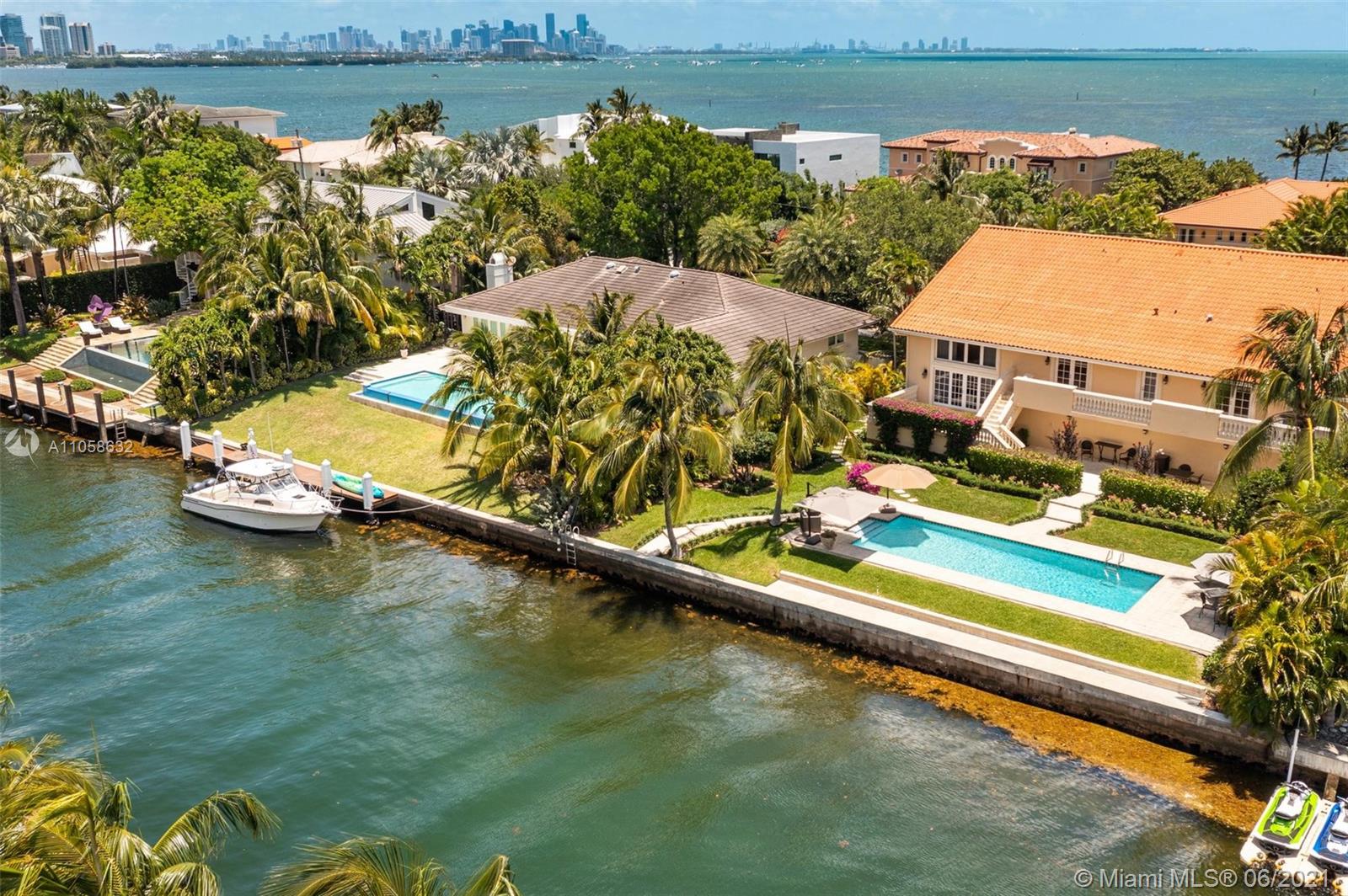 SUNRISE HARBOUR REV PL - Residential
