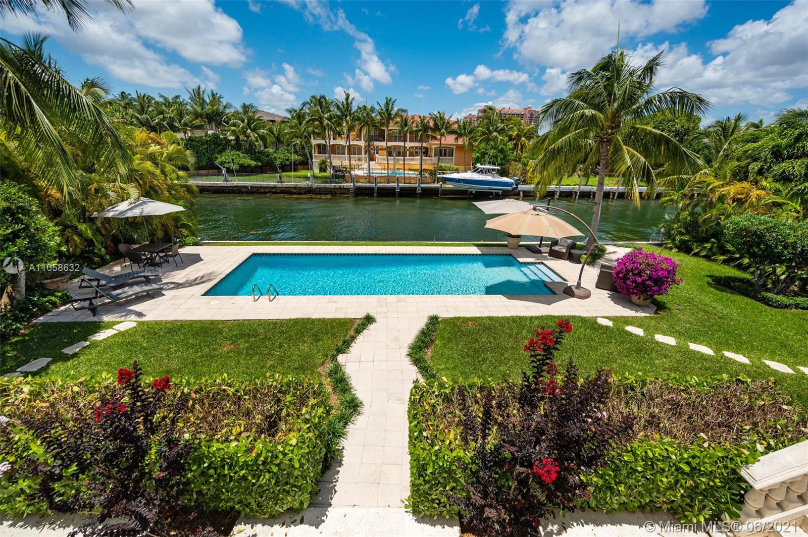 SUNRISE HARBOUR REV PL - Residential
