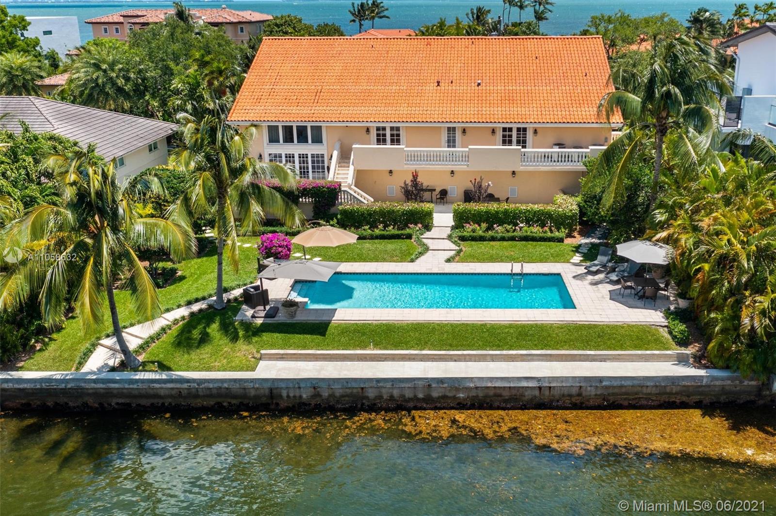 SUNRISE HARBOUR REV PL - Residential