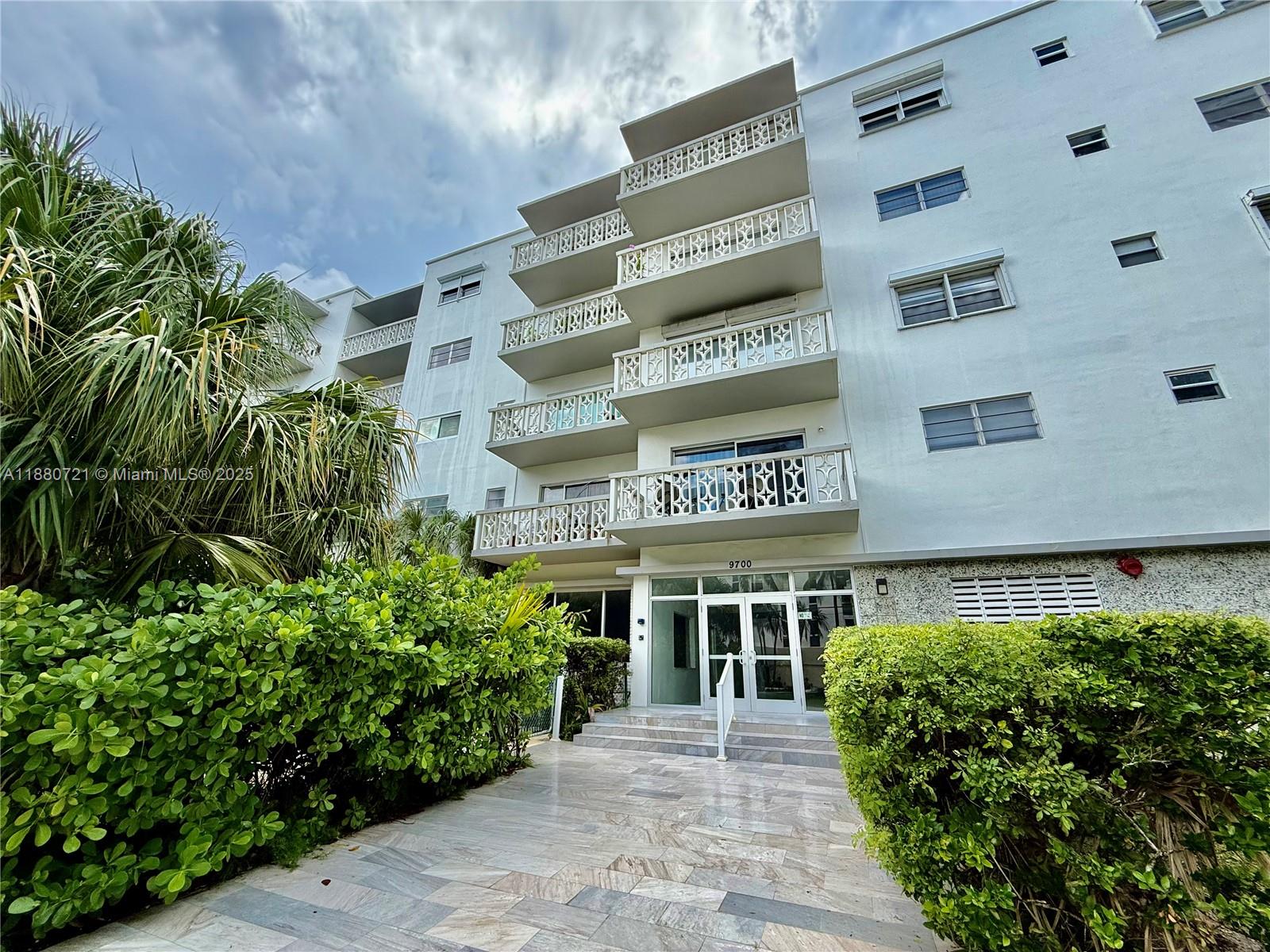 SUMMIT CONDO - Residential