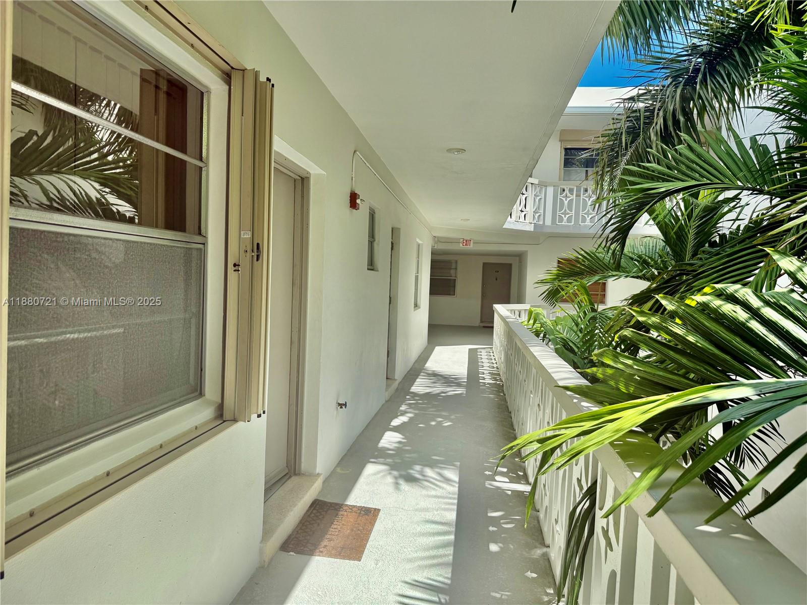 SUMMIT CONDO - Residential