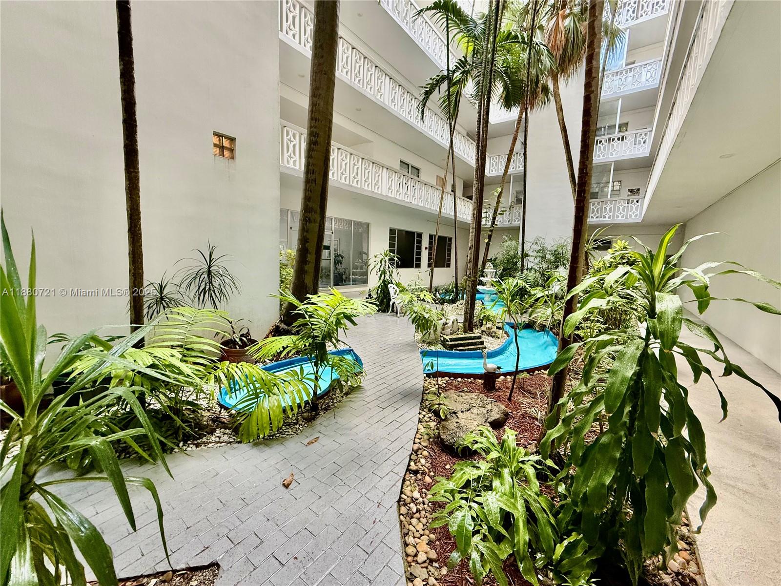 SUMMIT CONDO - Residential