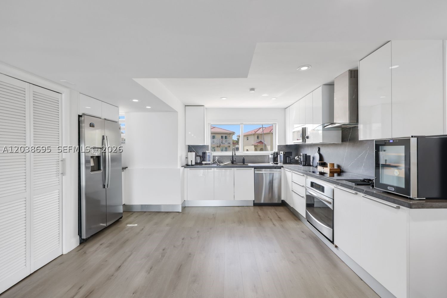 VILLAS ON THE BAY CONDO - Residential