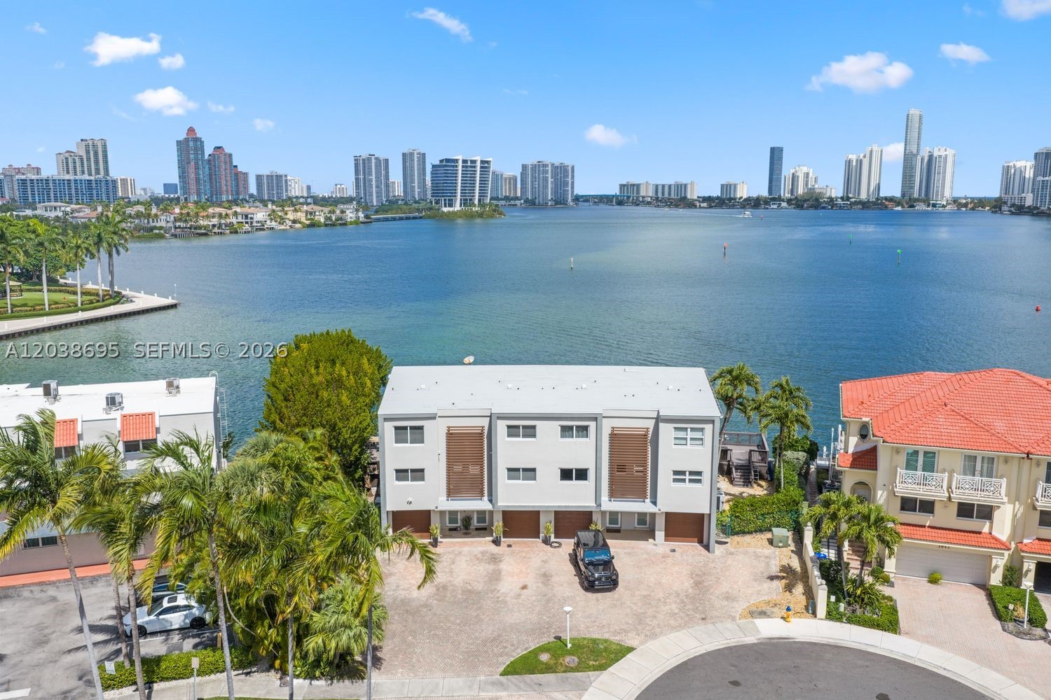 VILLAS ON THE BAY CONDO - Residential