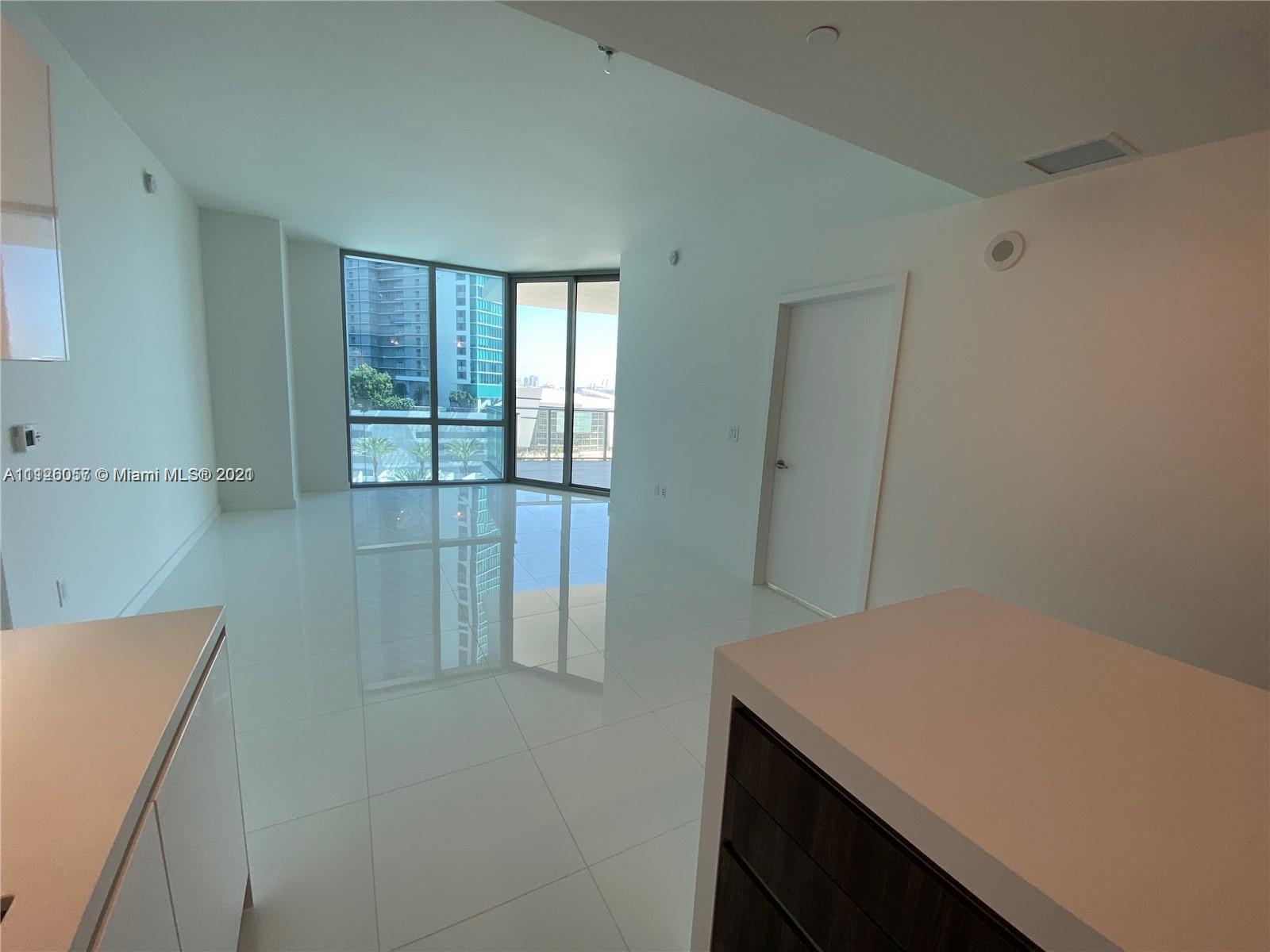 PARAMOUNT MIAMI WORLDCENT - Residential Lease