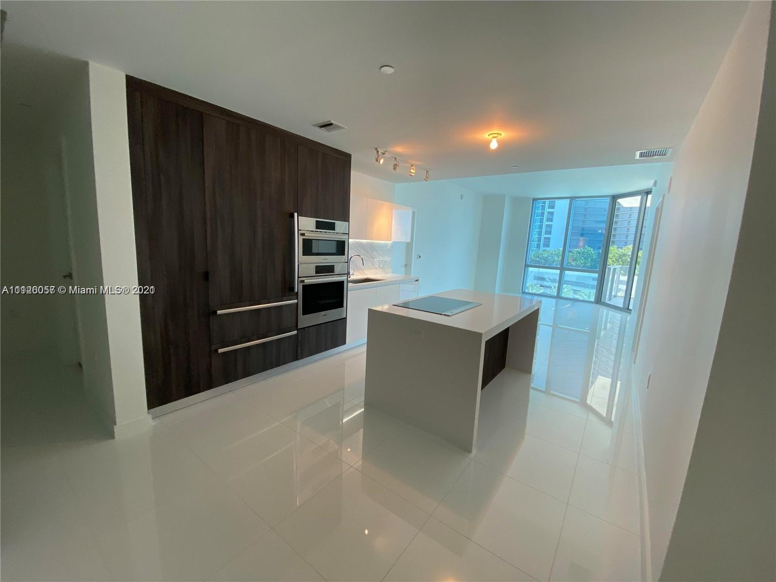 PARAMOUNT MIAMI WORLDCENT - Residential Lease